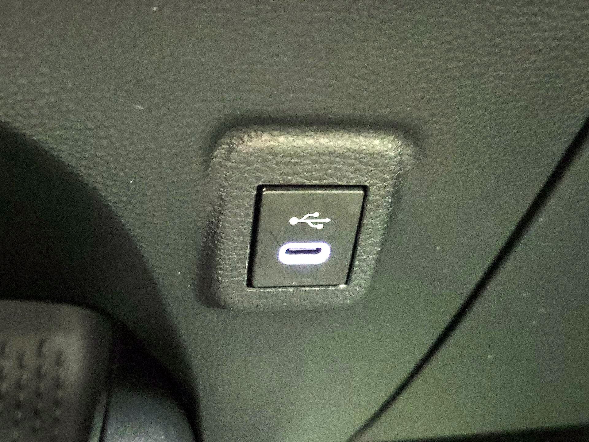 Thumbnail: 2025 Toyota Corolla - 18