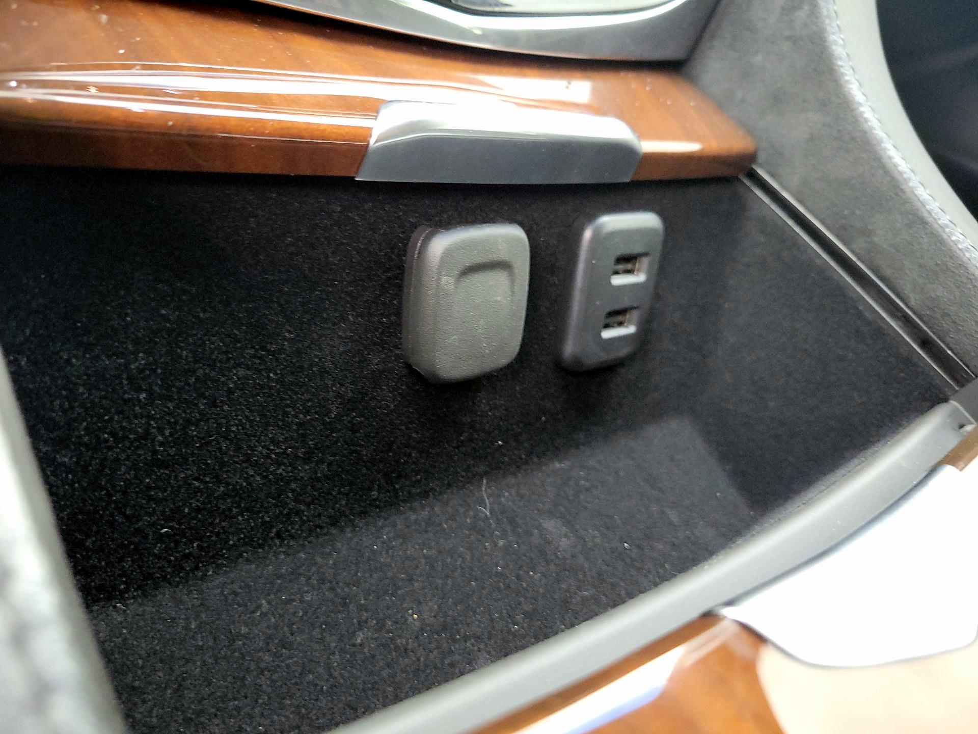 Thumbnail: 2016 Cadillac Escalade - 19