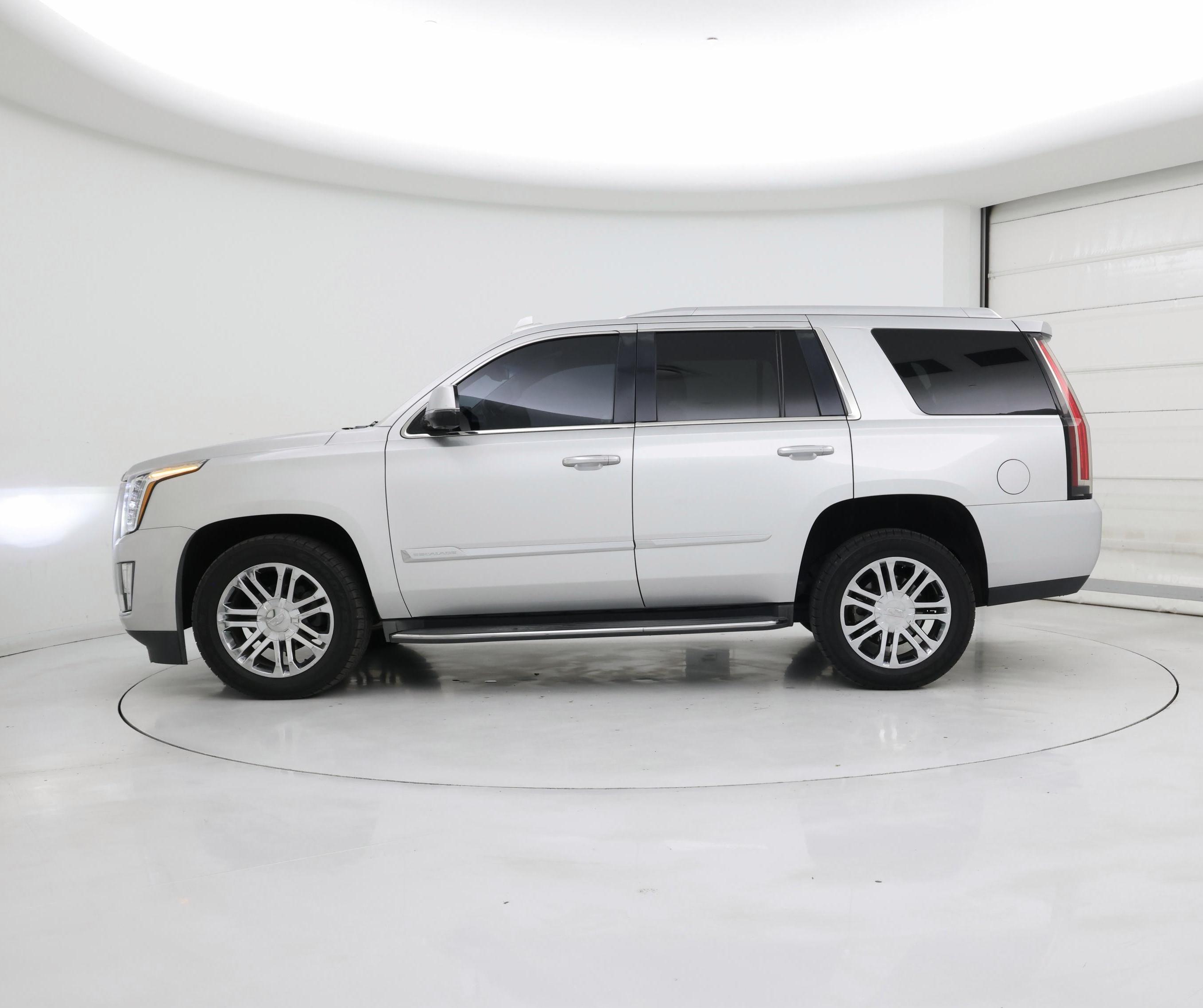 Thumbnail: 2016 Cadillac Escalade - 3