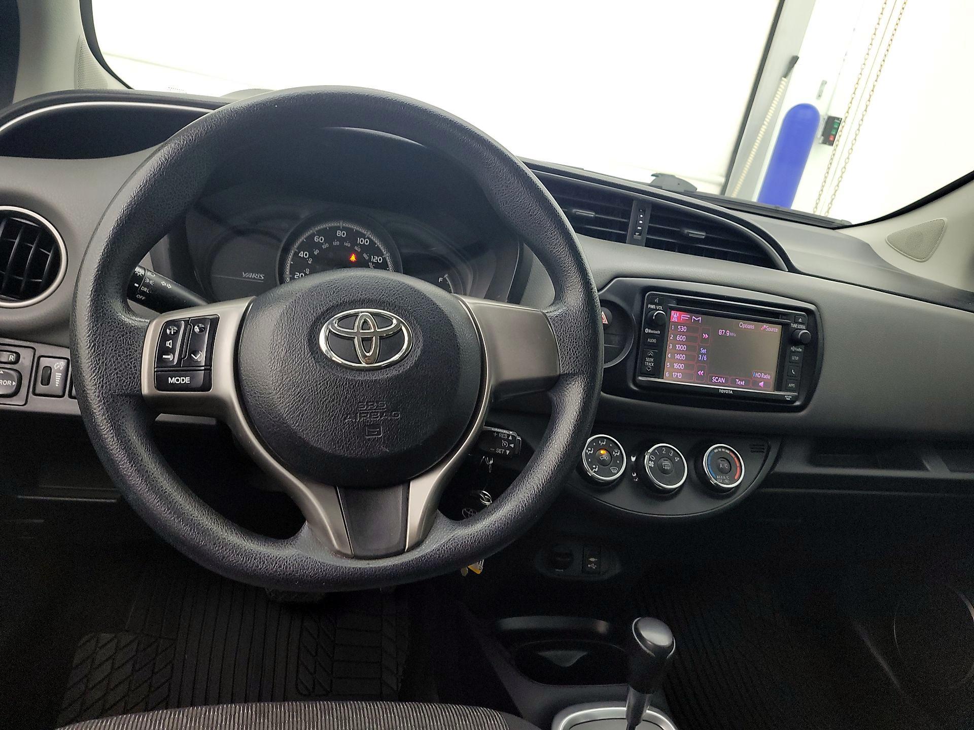 Thumbnail: 2015 Toyota Yaris - 10