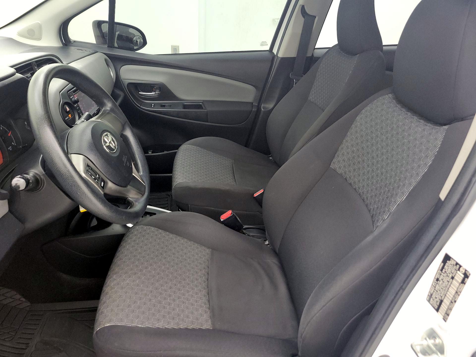 Thumbnail: 2015 Toyota Yaris - 11