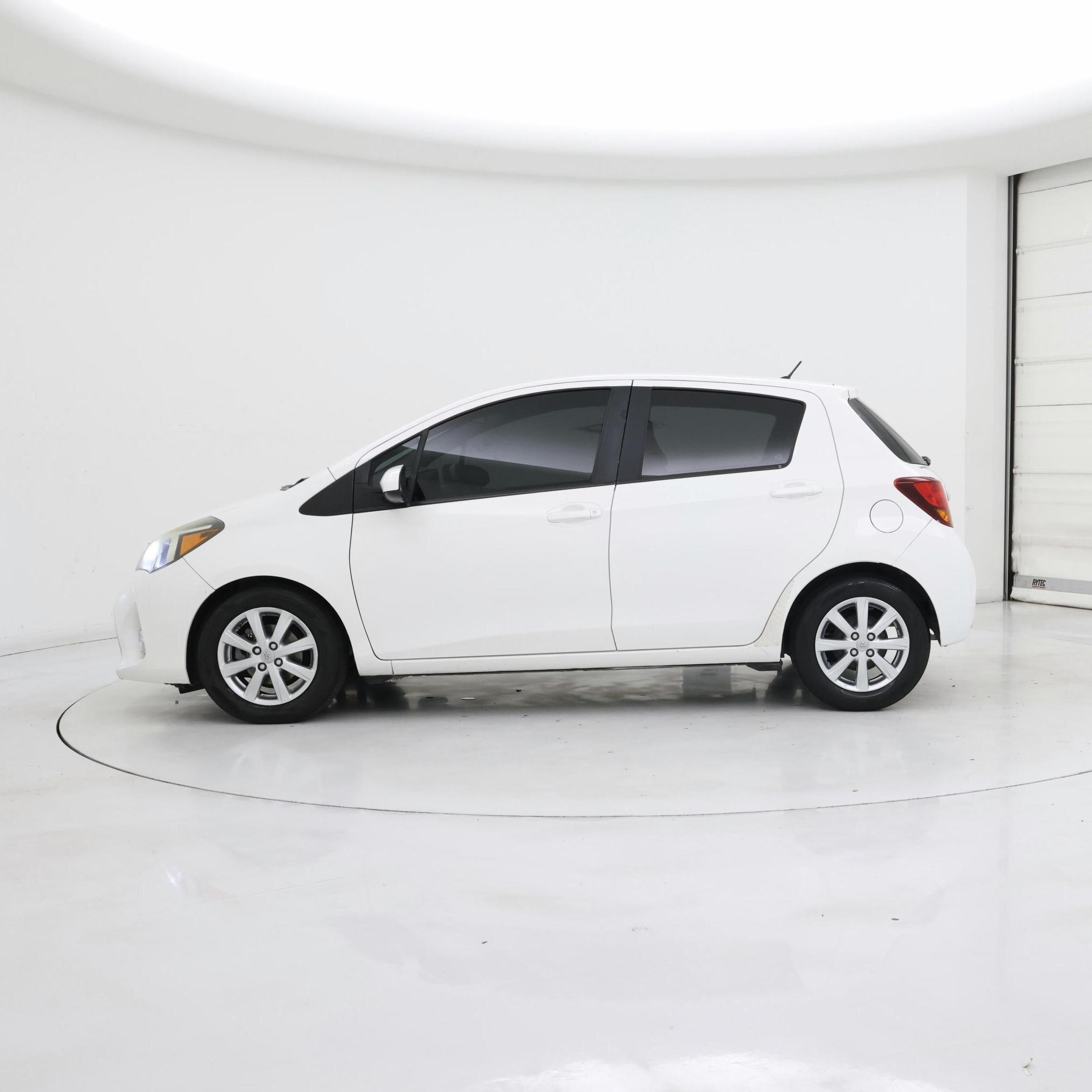 Thumbnail: 2015 Toyota Yaris - 3