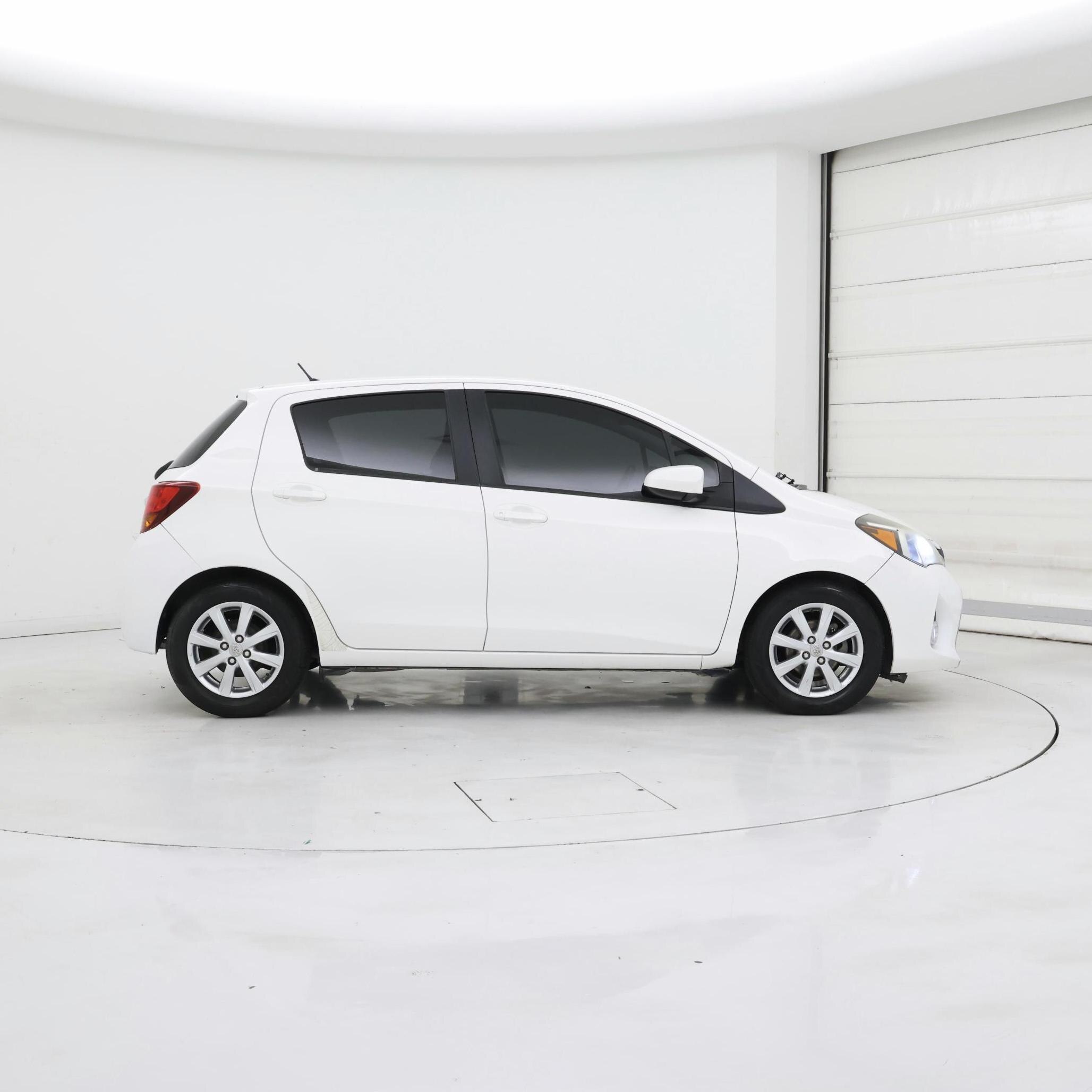 Thumbnail: 2015 Toyota Yaris - 7