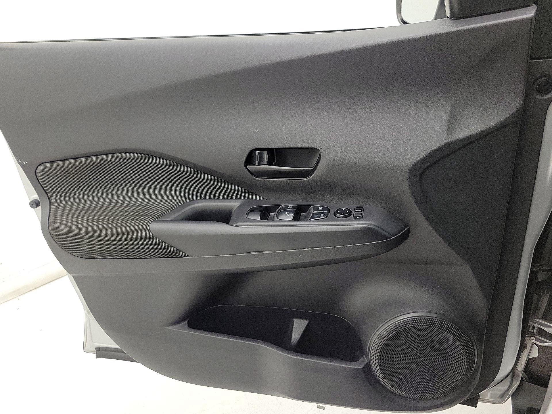 Thumbnail: 2020 Nissan Kicks - 12