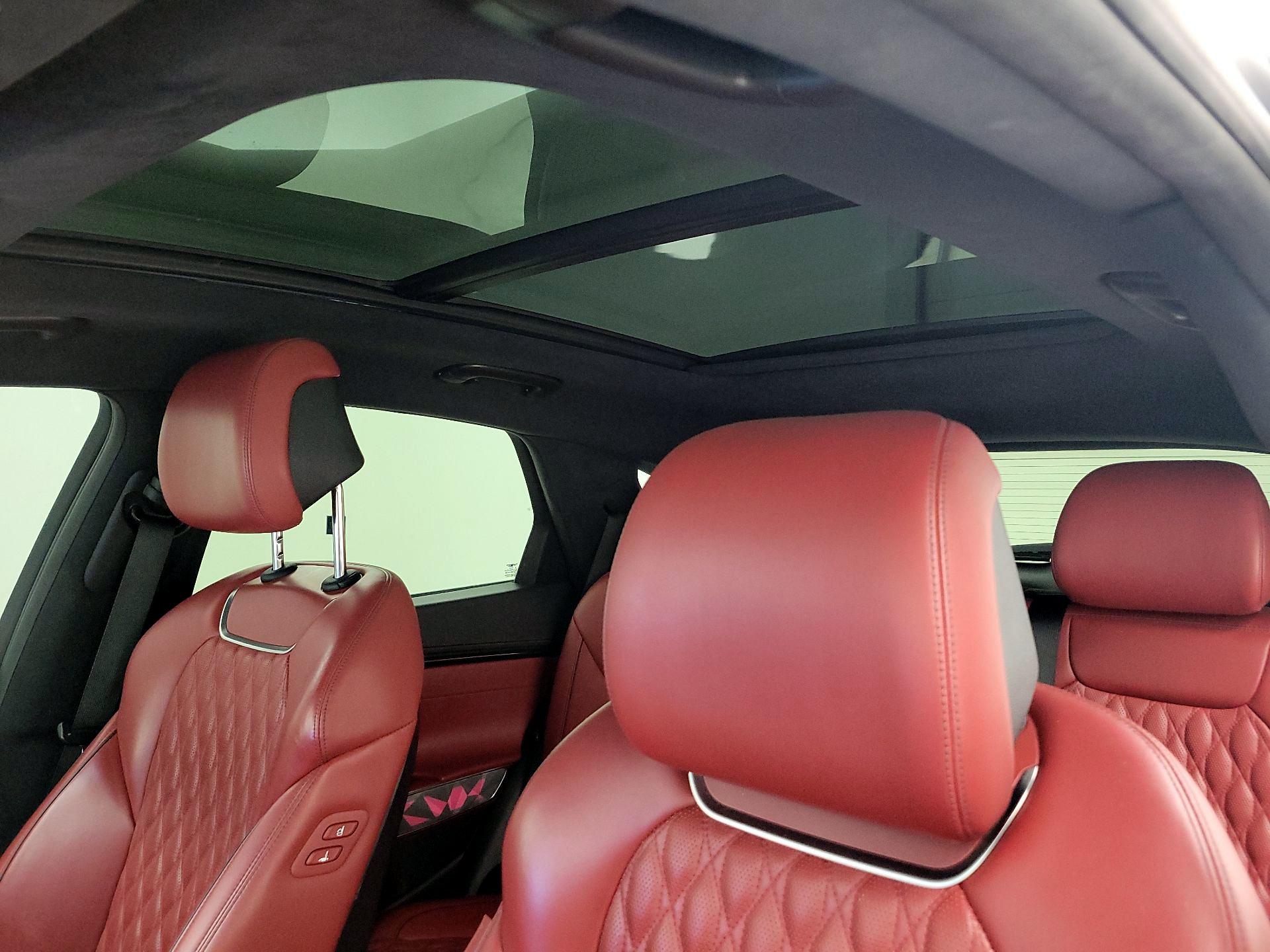 Thumbnail: 2022 Genesis GV70 - 20