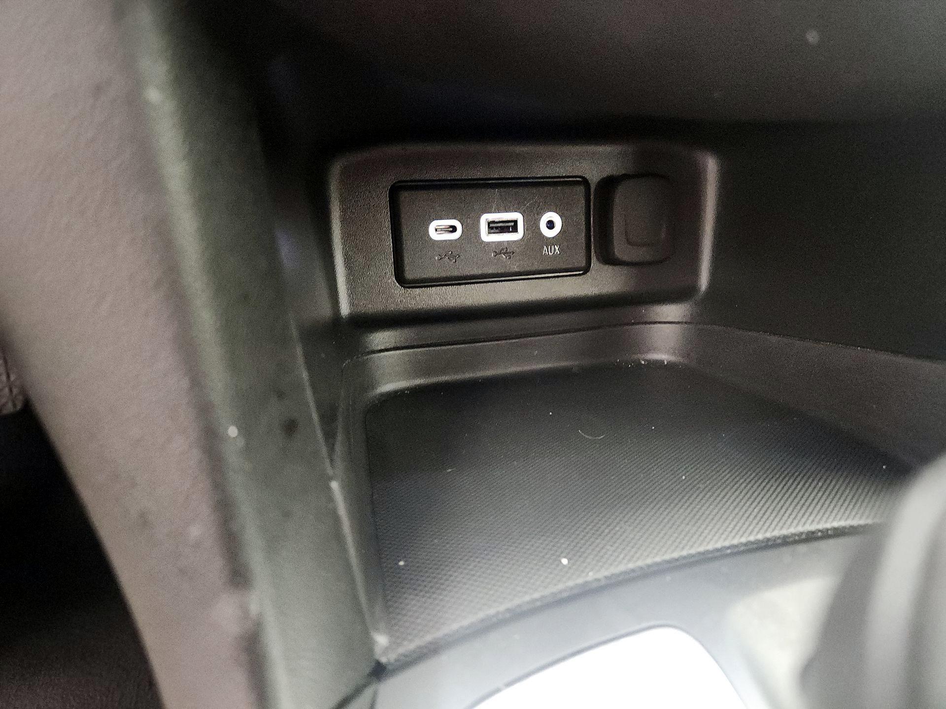 Thumbnail: 2022 Chevrolet Equinox - 18