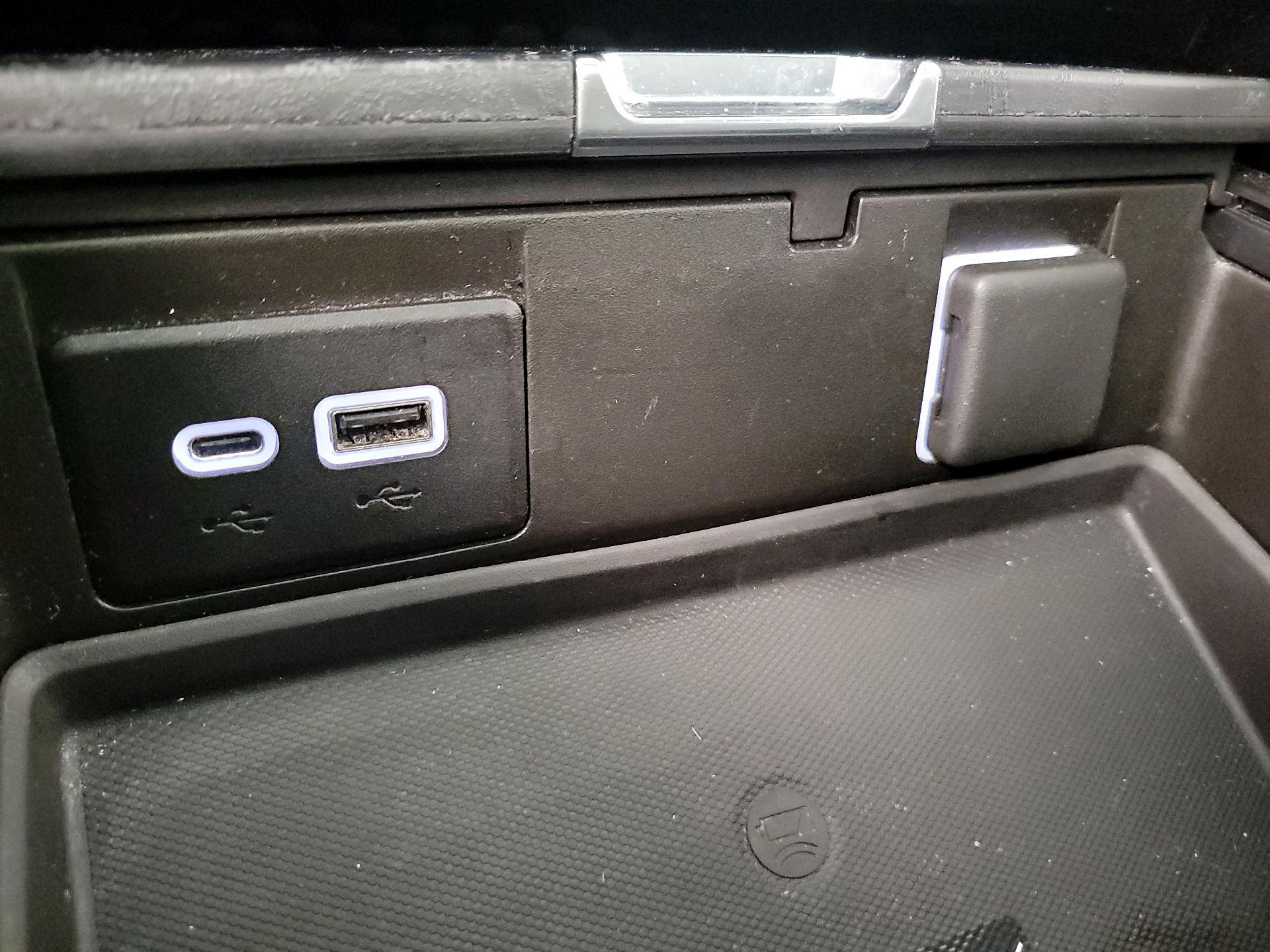 Thumbnail: 2022 GMC Yukon - 18