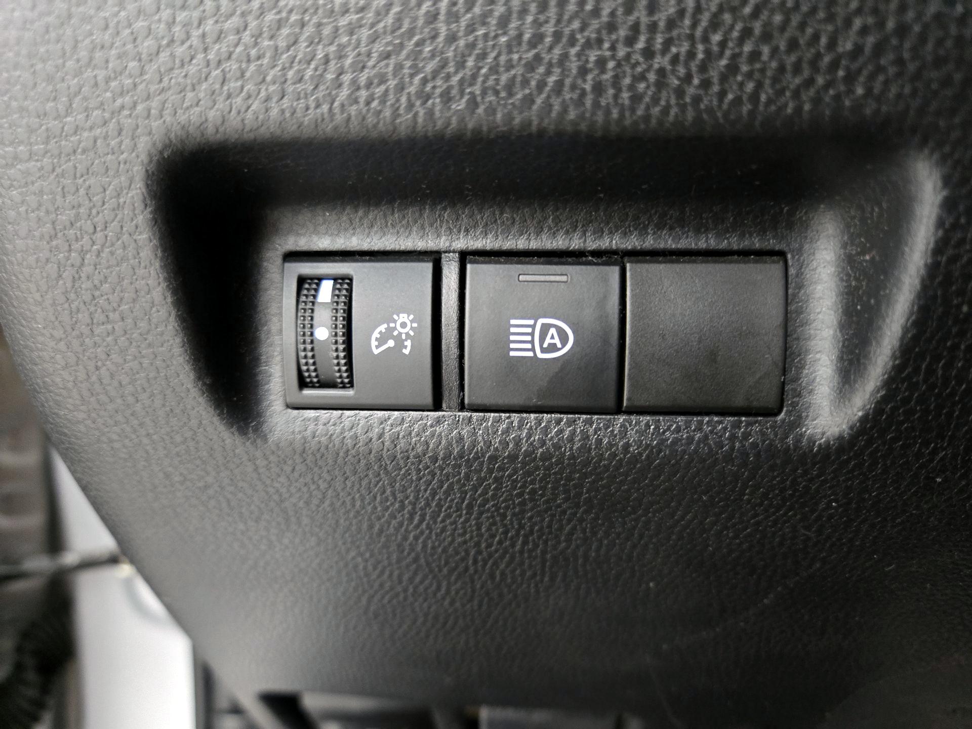 Thumbnail: 2019 Toyota RAV4 - 13