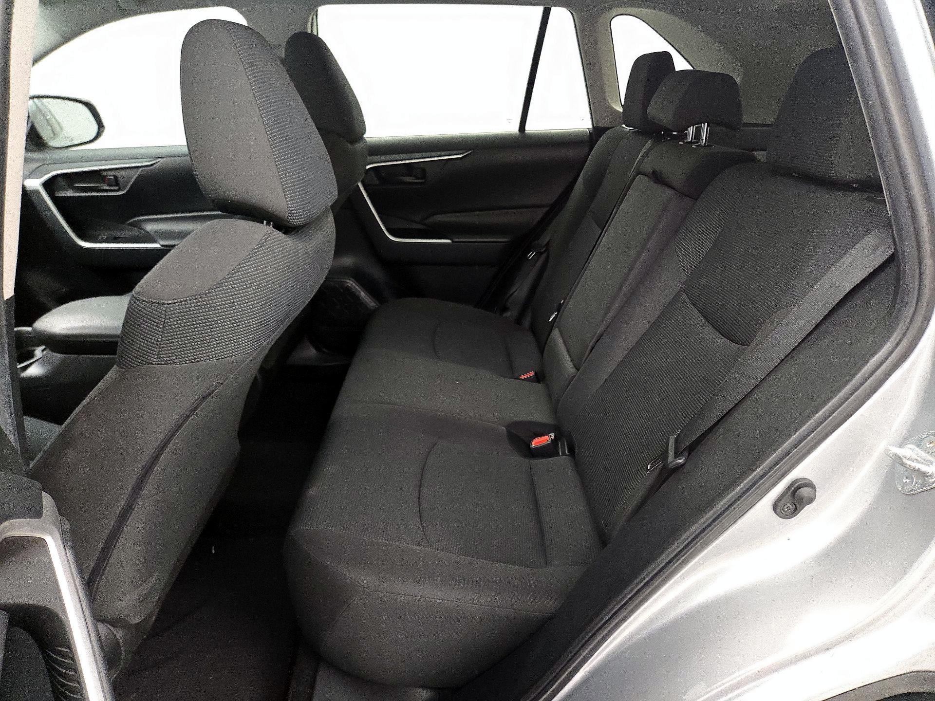 Thumbnail: 2019 Toyota RAV4 - 19