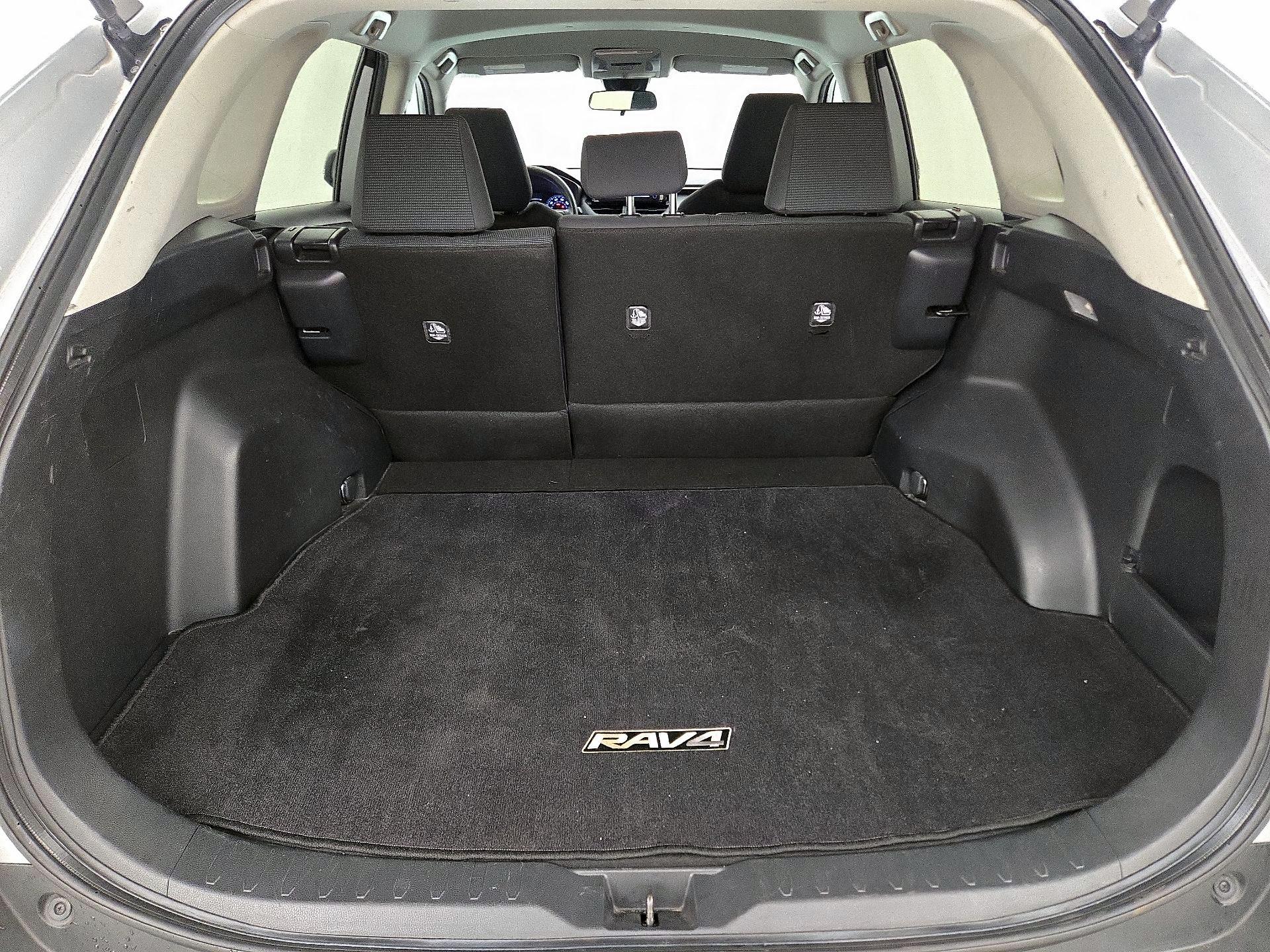 Thumbnail: 2019 Toyota RAV4 - 20