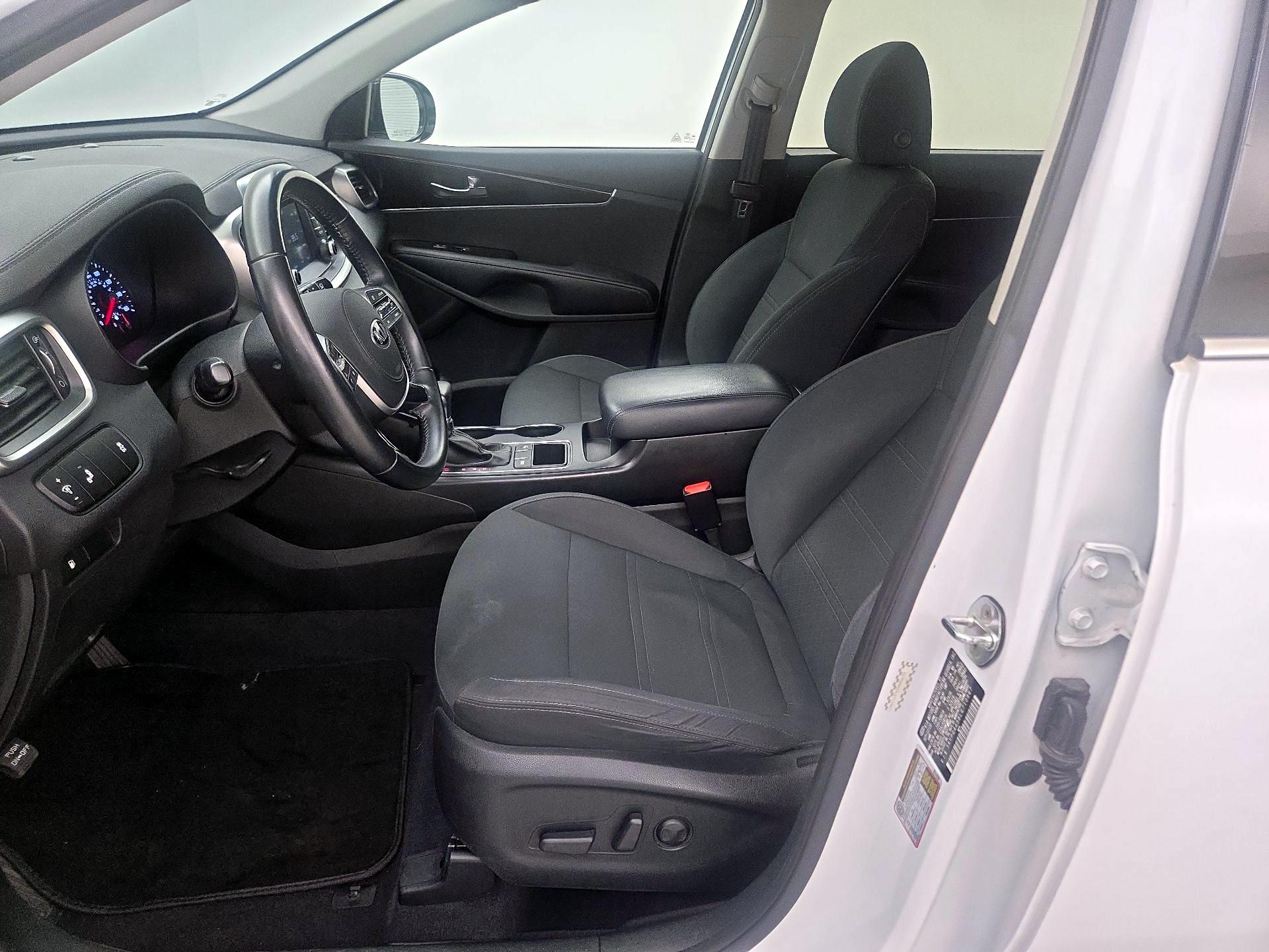 Thumbnail: 2020 Kia Sorento - 11