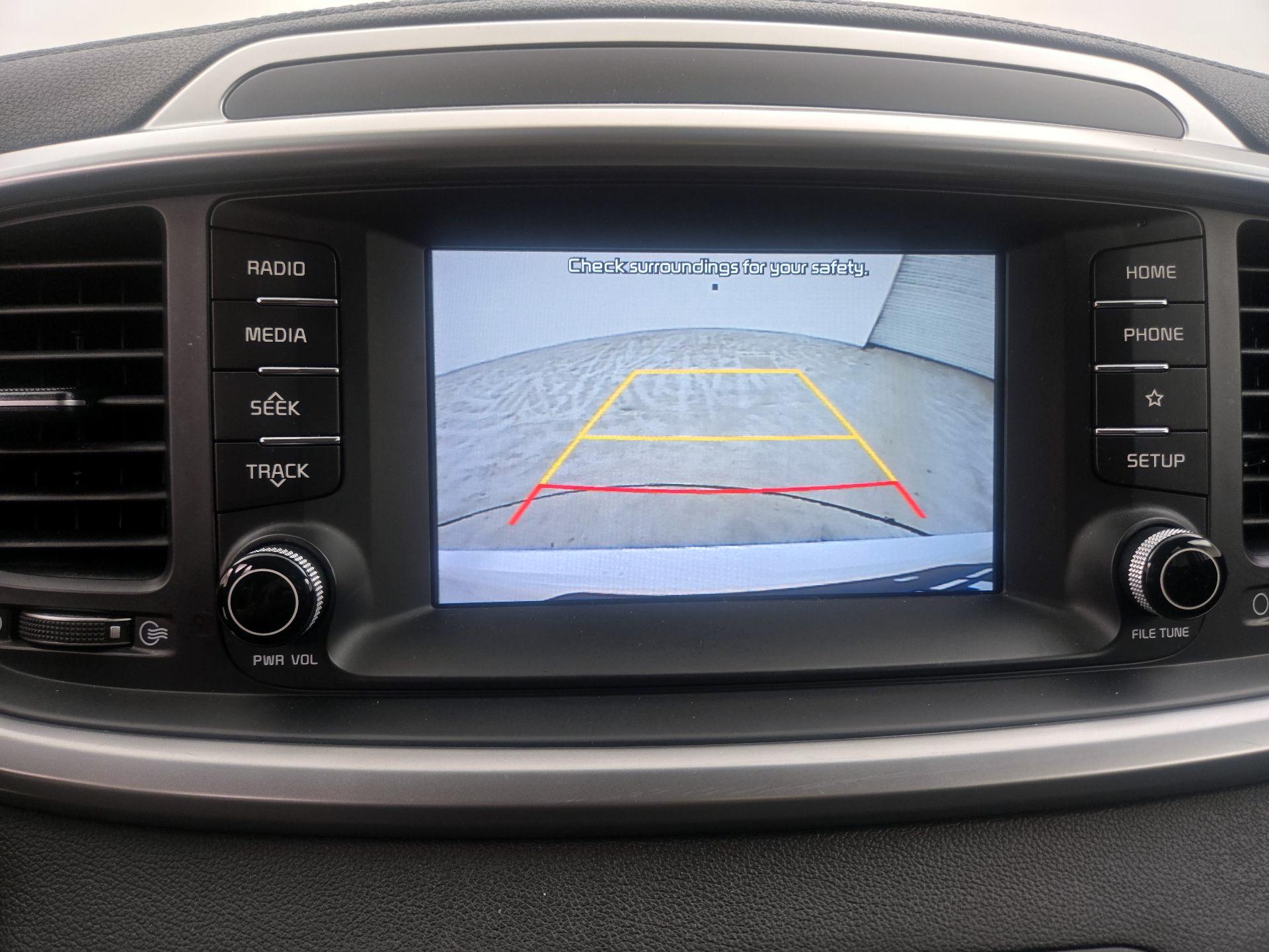 Thumbnail: 2020 Kia Sorento - 14