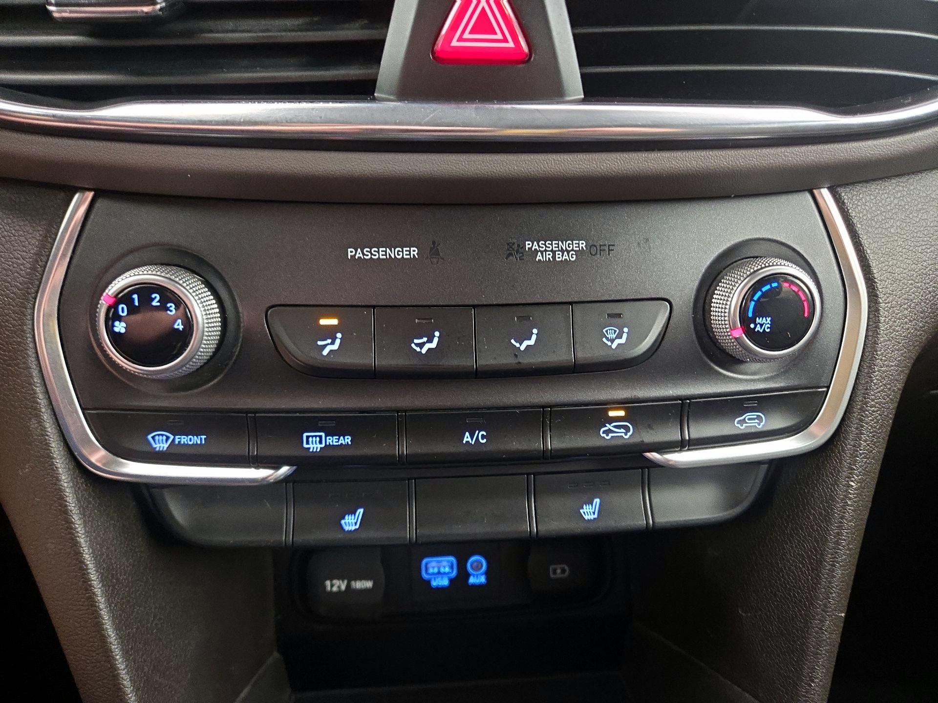 Thumbnail: 2020 Hyundai Santa Fe - 16