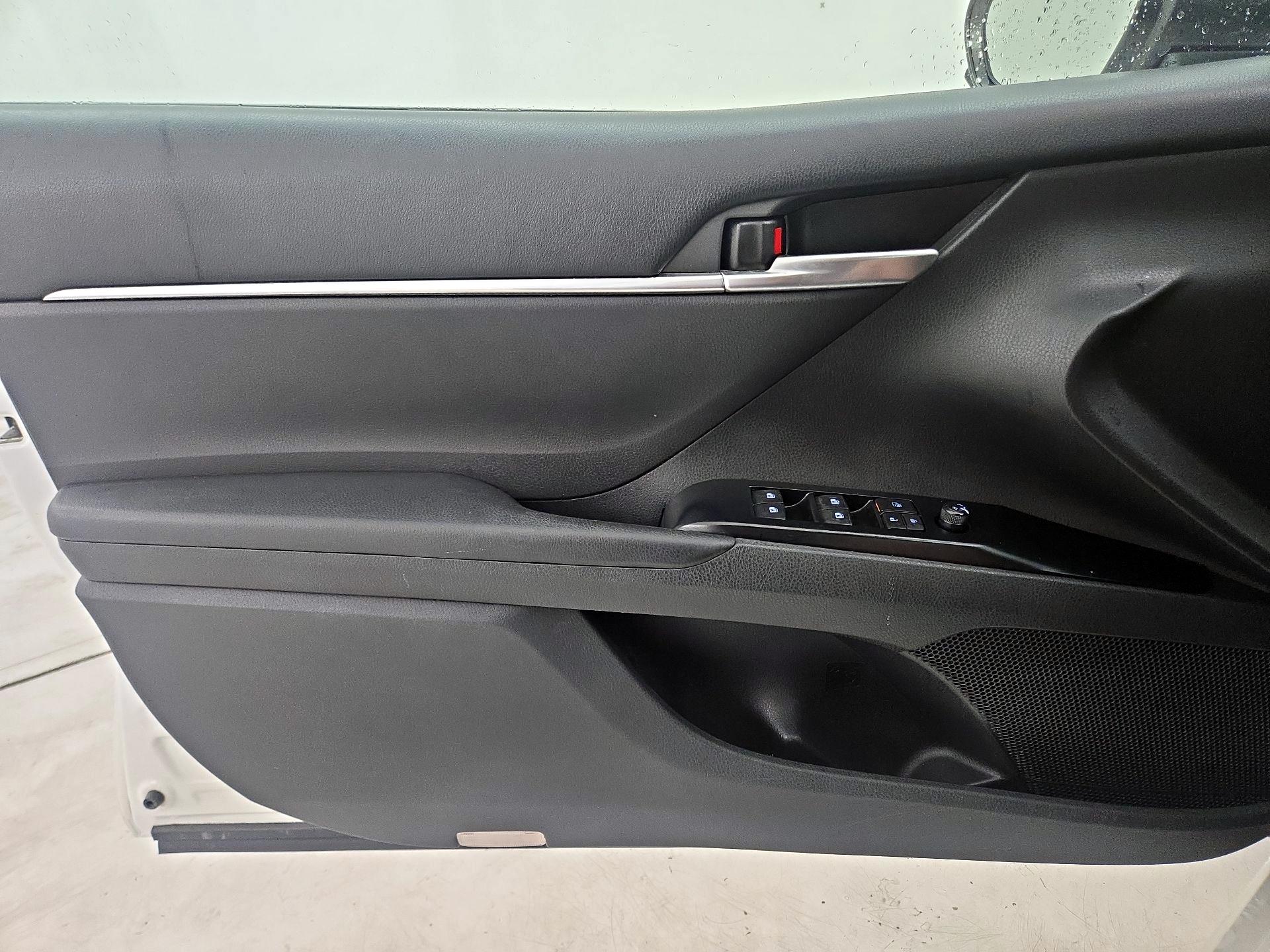 Thumbnail: 2018 Toyota Camry - 12