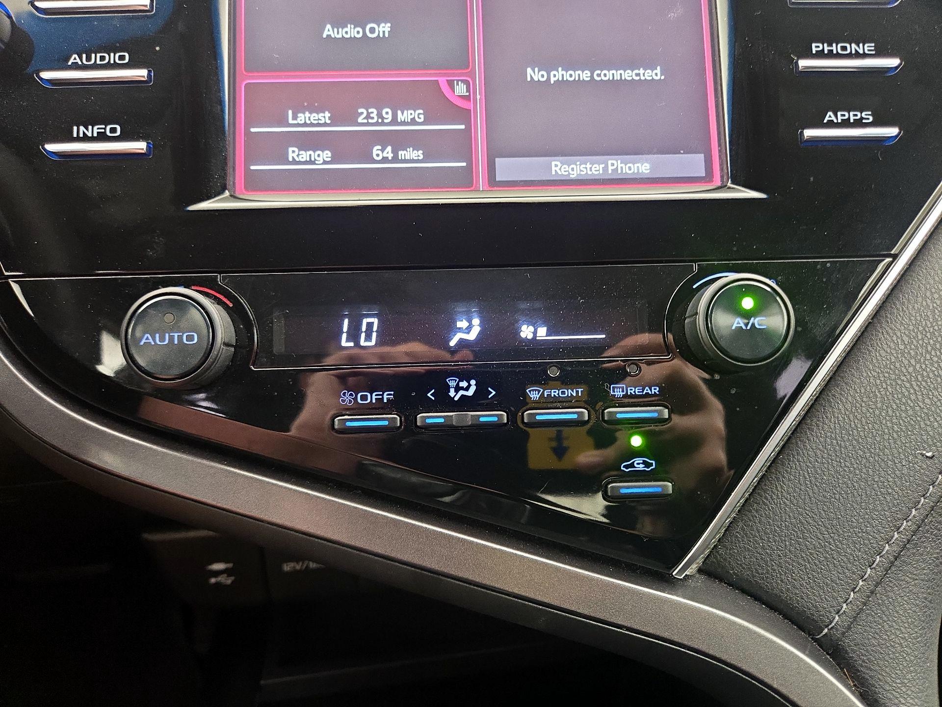 Thumbnail: 2018 Toyota Camry - 16