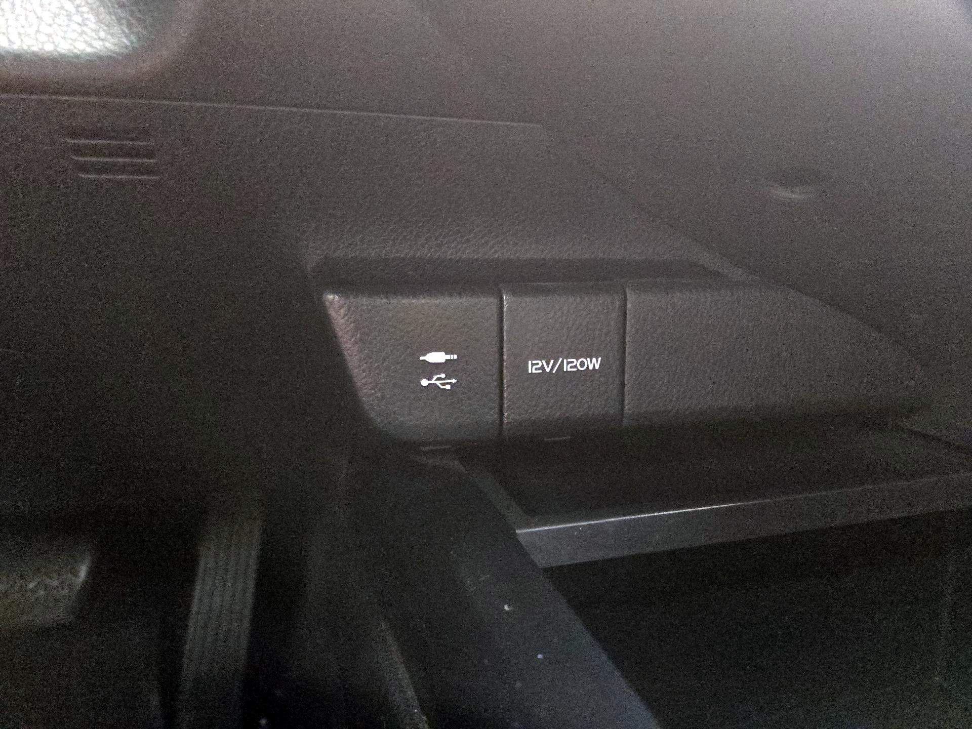 Thumbnail: 2018 Toyota Camry - 18