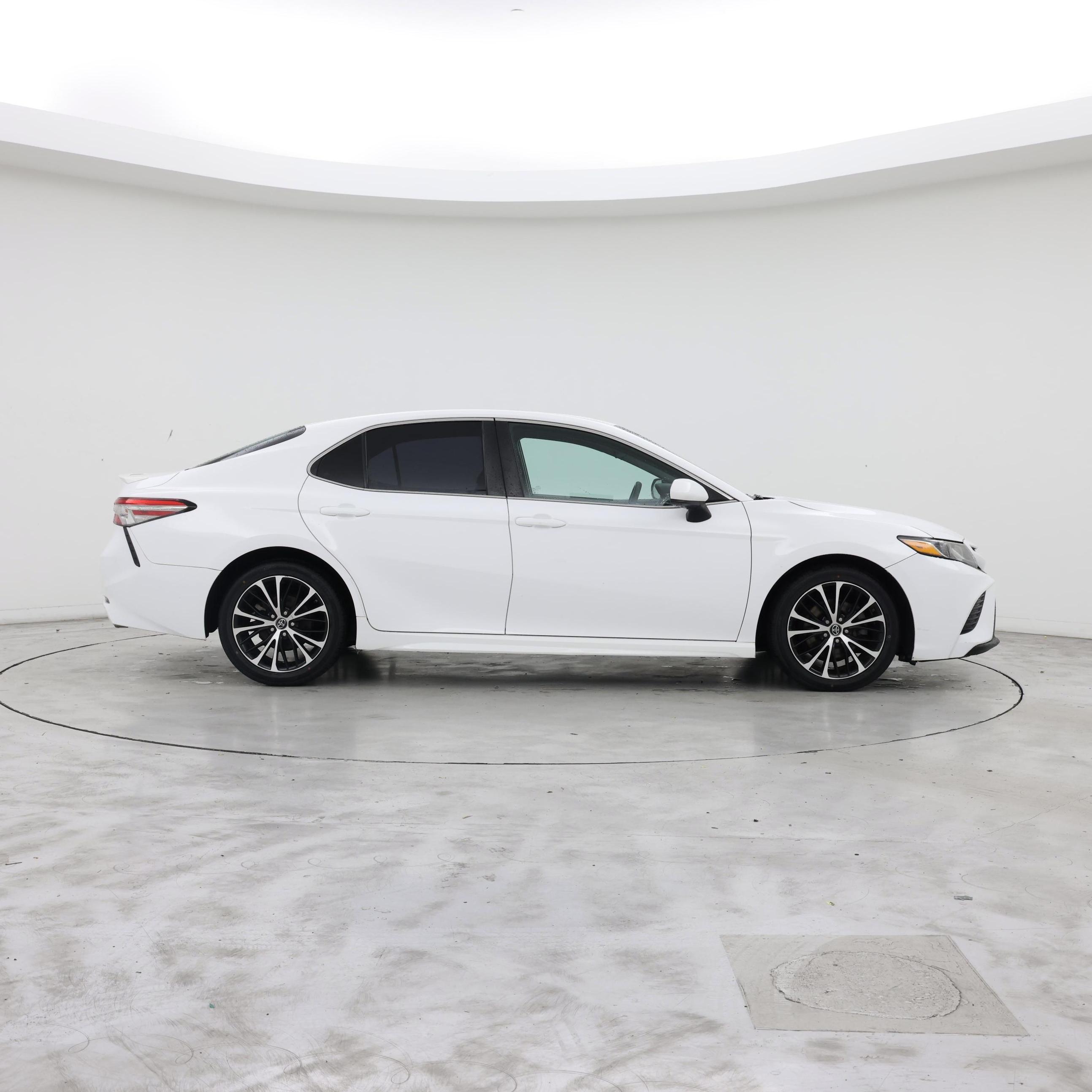 Thumbnail: 2018 Toyota Camry - 7