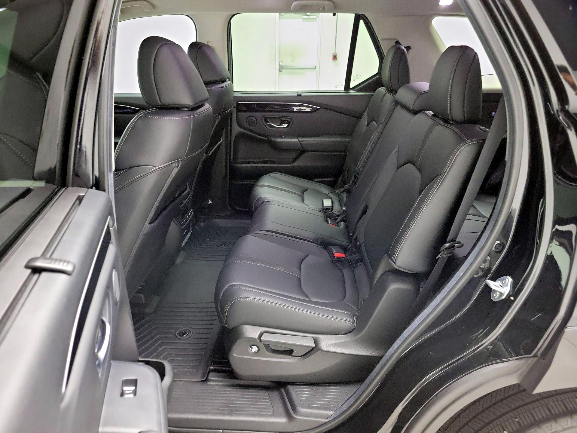 Thumbnail: 2025 Honda Pilot - 19