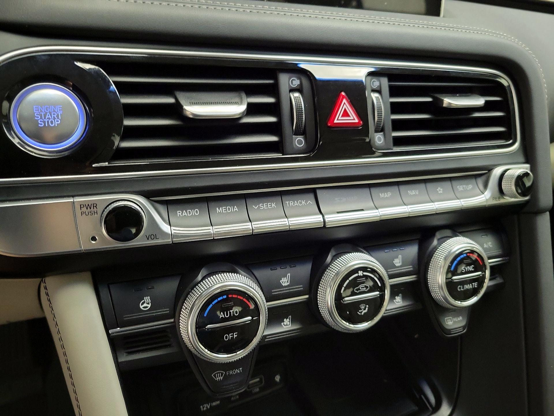 Thumbnail: 2021 Genesis G70 - 17