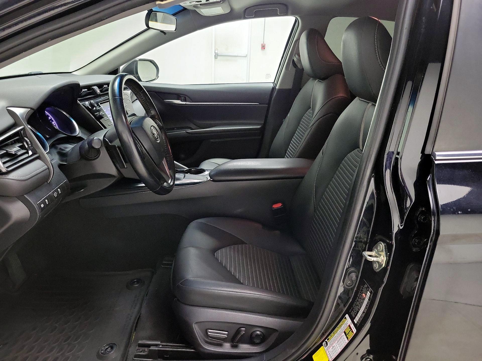 Thumbnail: 2019 Toyota Camry - 11