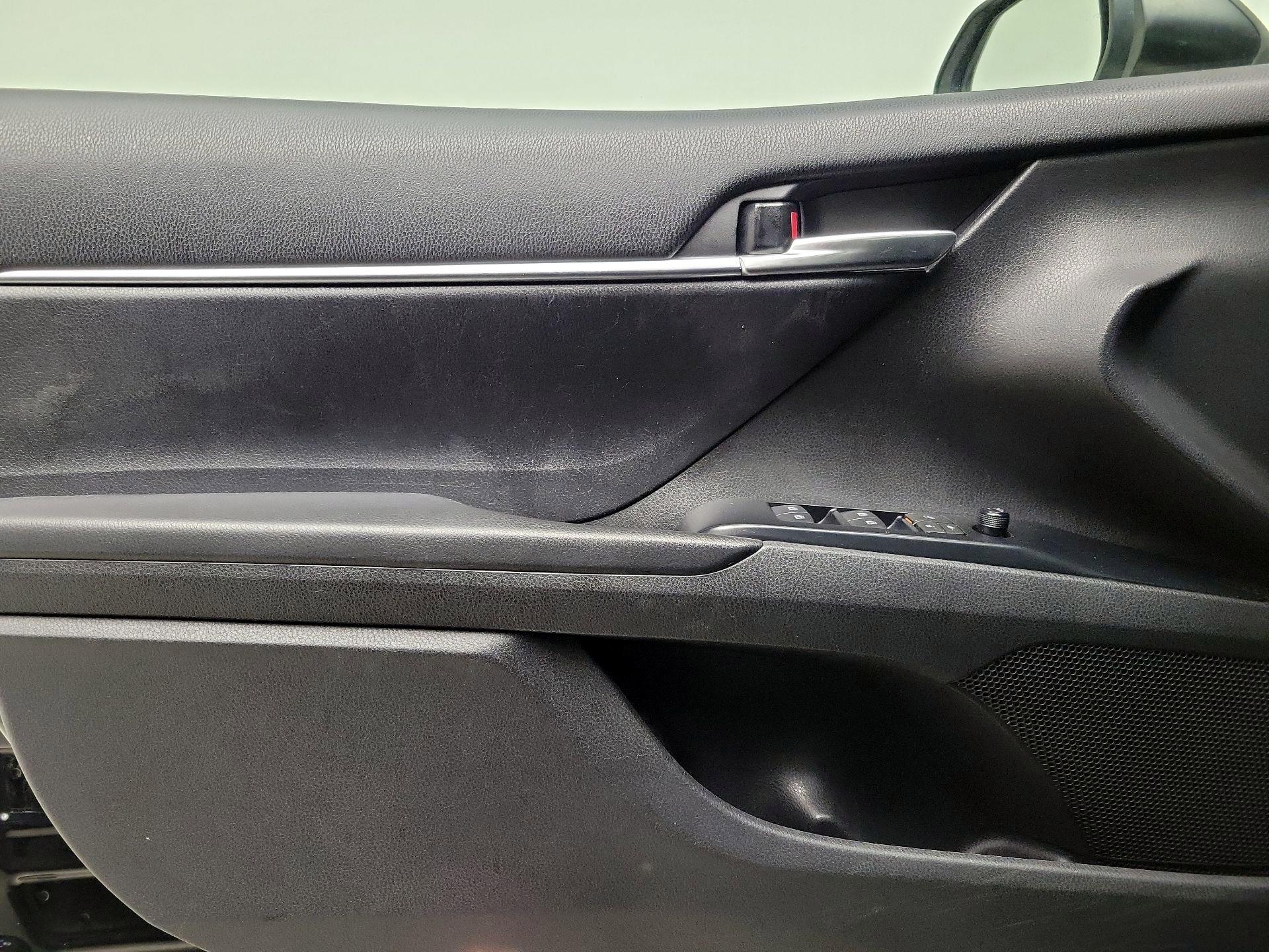 Thumbnail: 2019 Toyota Camry - 12