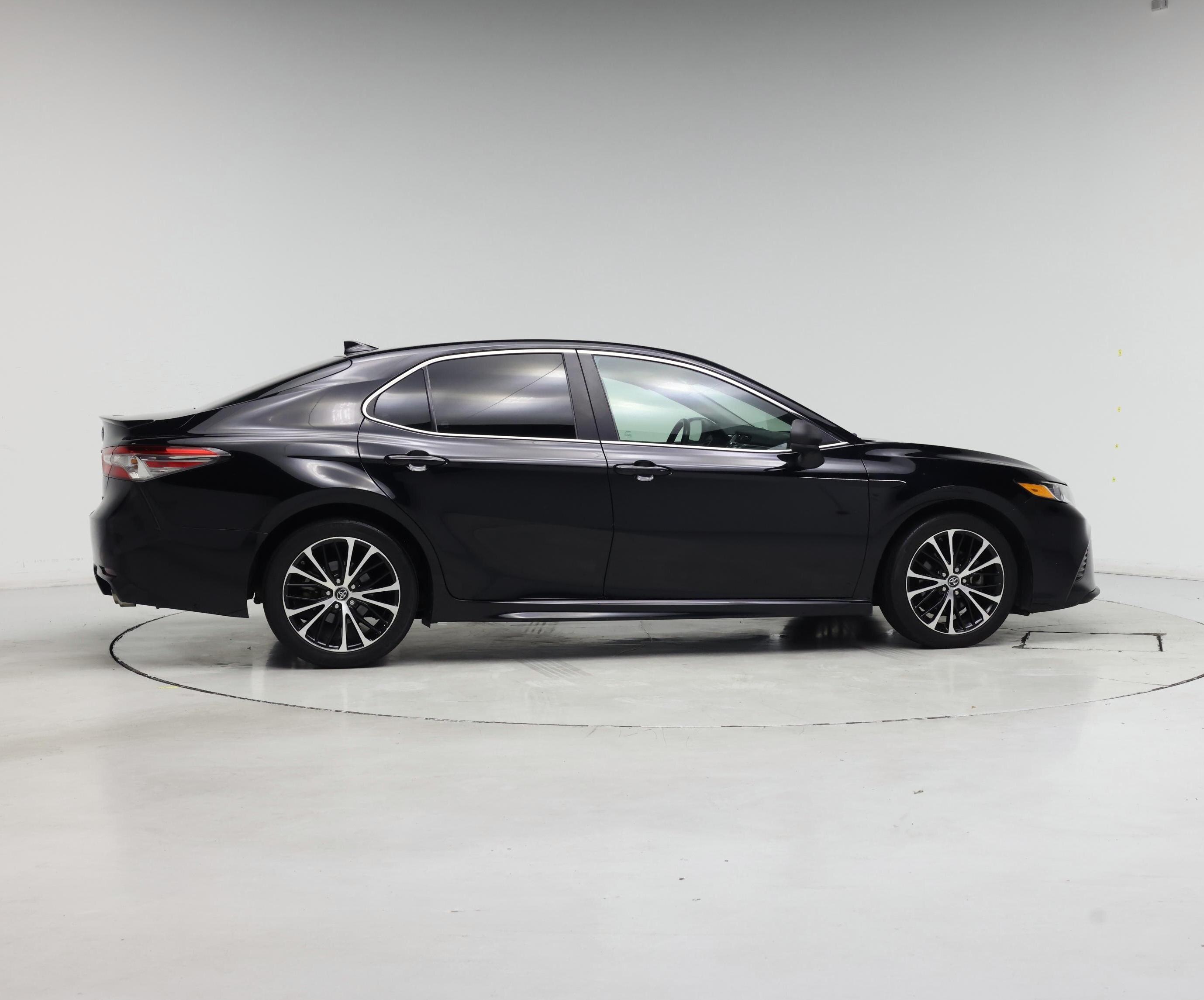 Thumbnail: 2019 Toyota Camry - 7