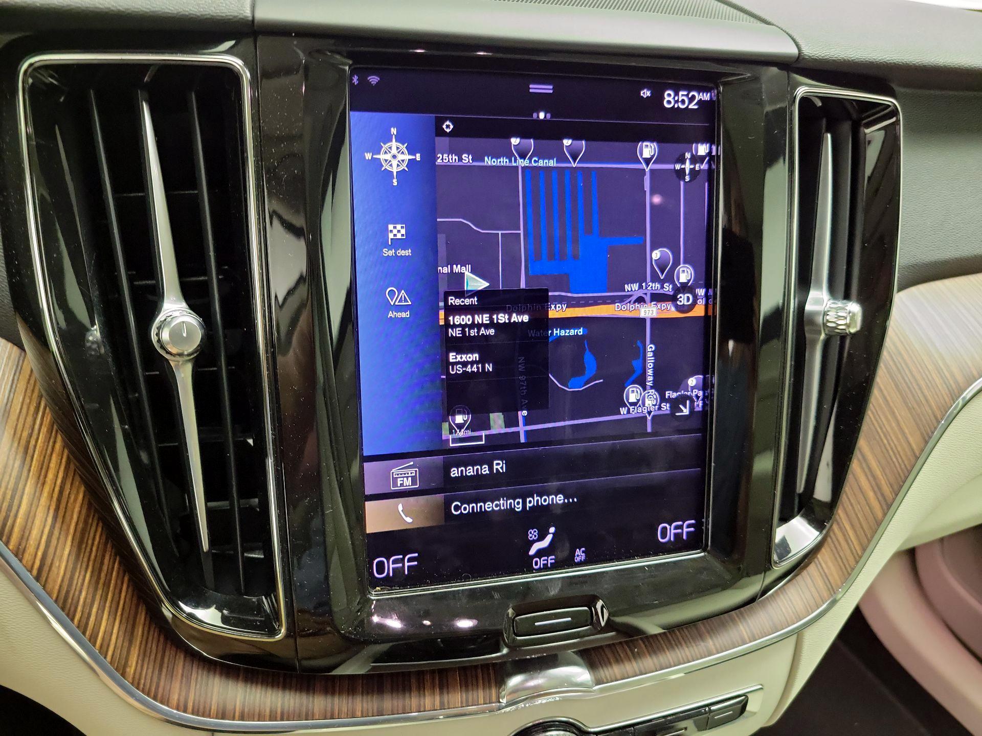 Thumbnail: 2021 Volvo XC60 - 14