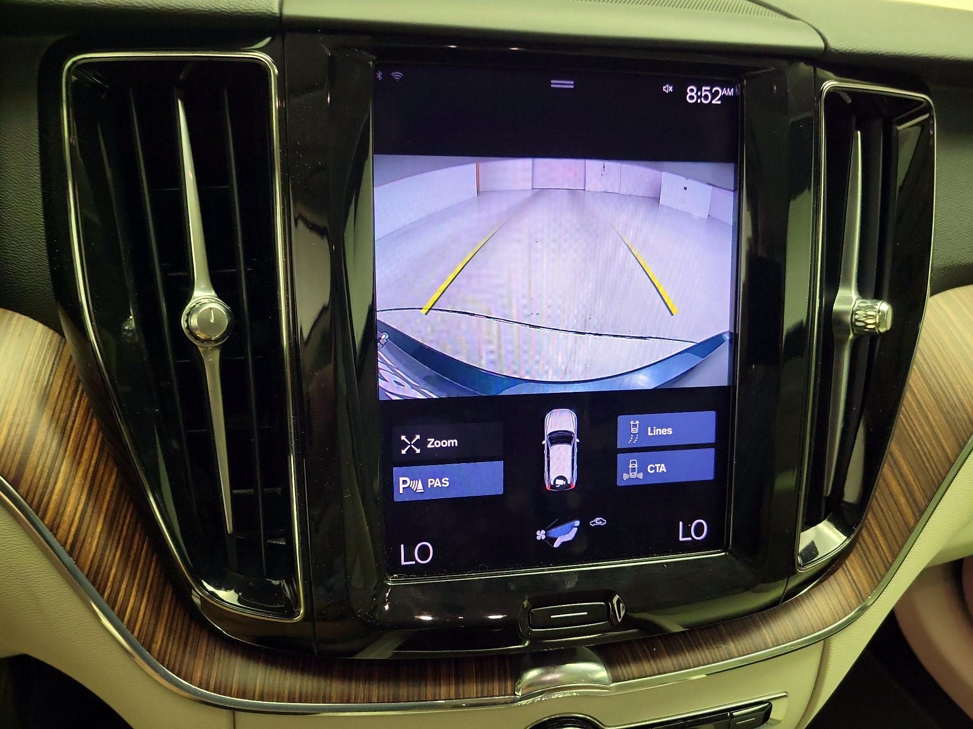 Thumbnail: 2021 Volvo XC60 - 15