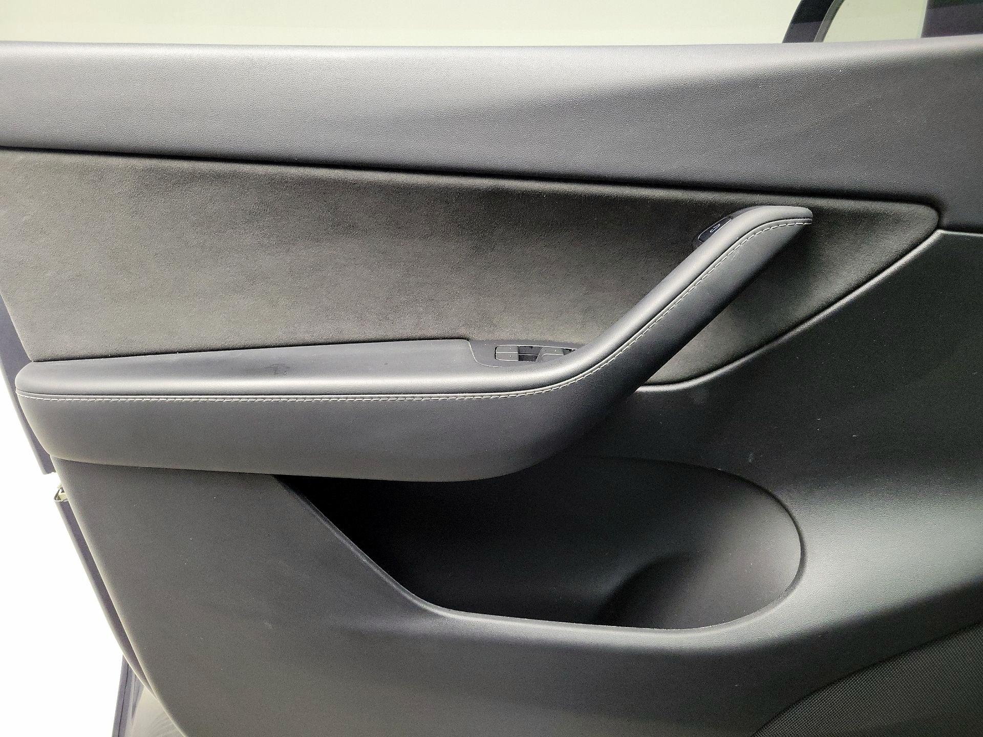 Thumbnail: 2022 Tesla Model Y - 12