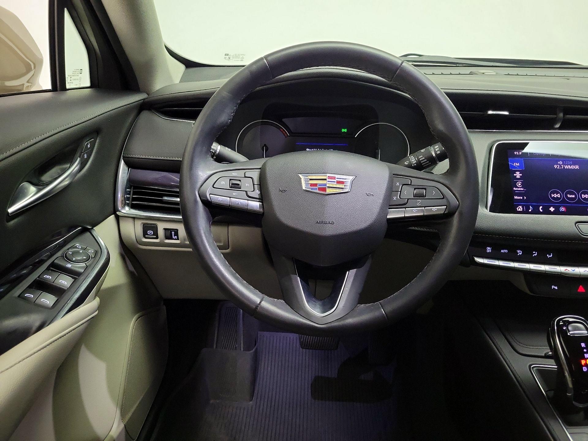 Thumbnail: 2023 Cadillac XT4 - 10