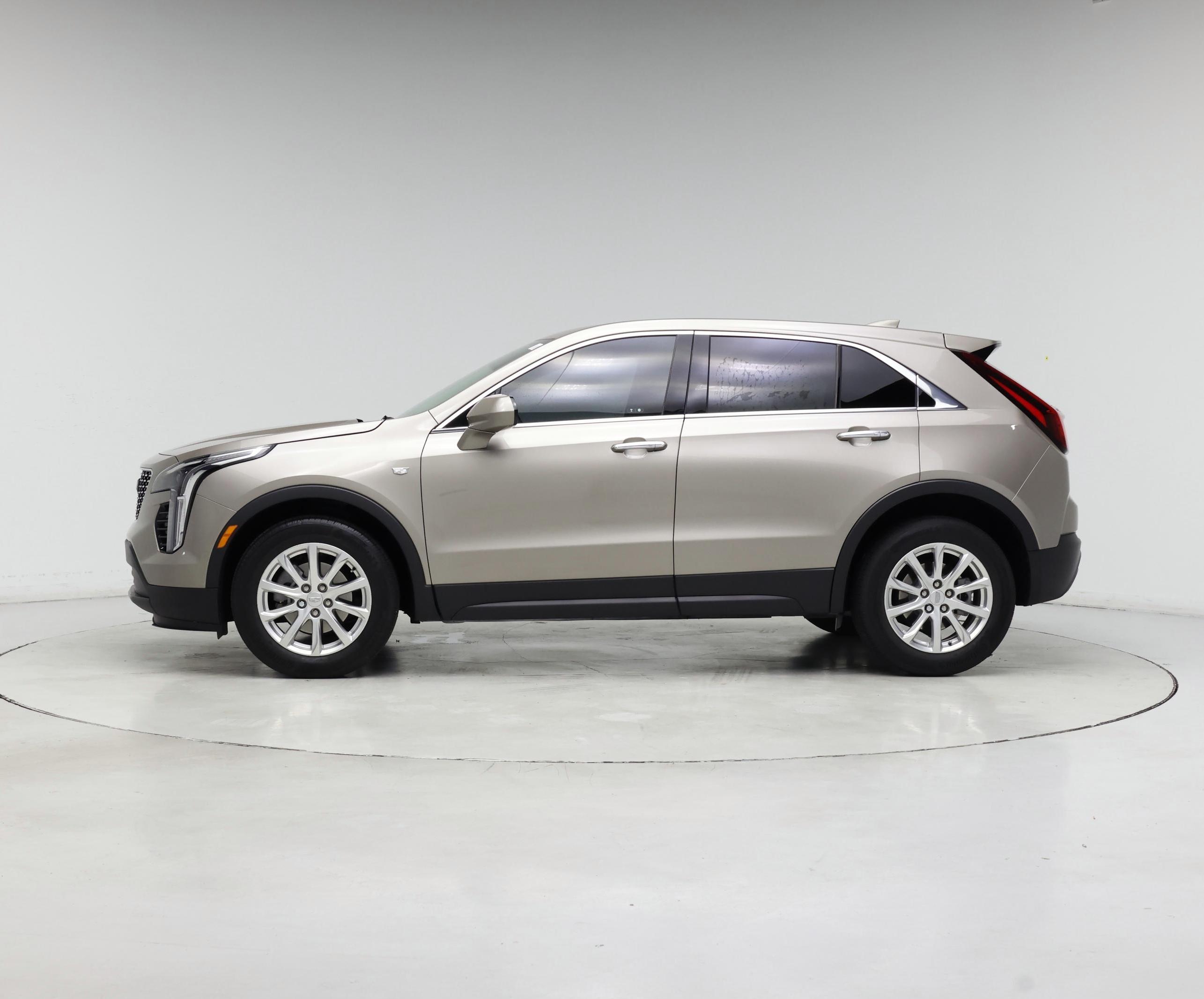 Thumbnail: 2023 Cadillac XT4 - 3