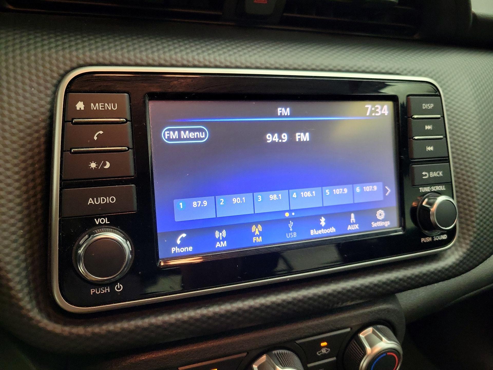 Thumbnail: 2021 Nissan Kicks - 15