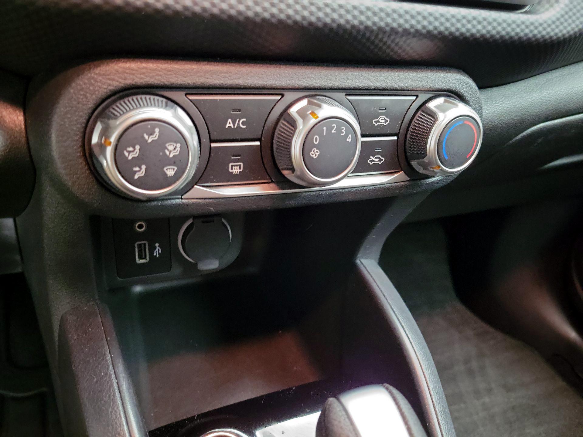 Thumbnail: 2021 Nissan Kicks - 16