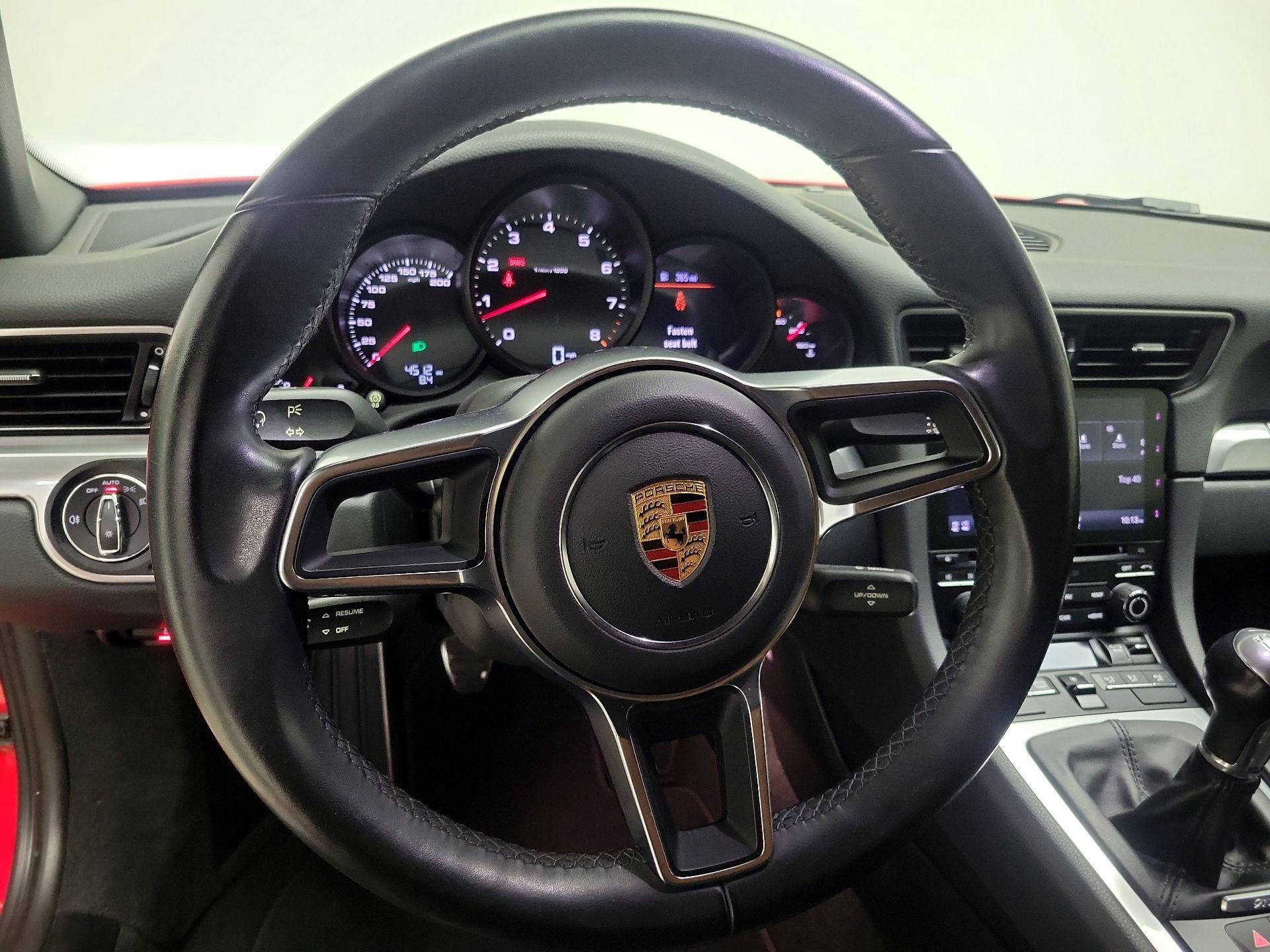 Thumbnail: 2018 Porsche 911 - 10