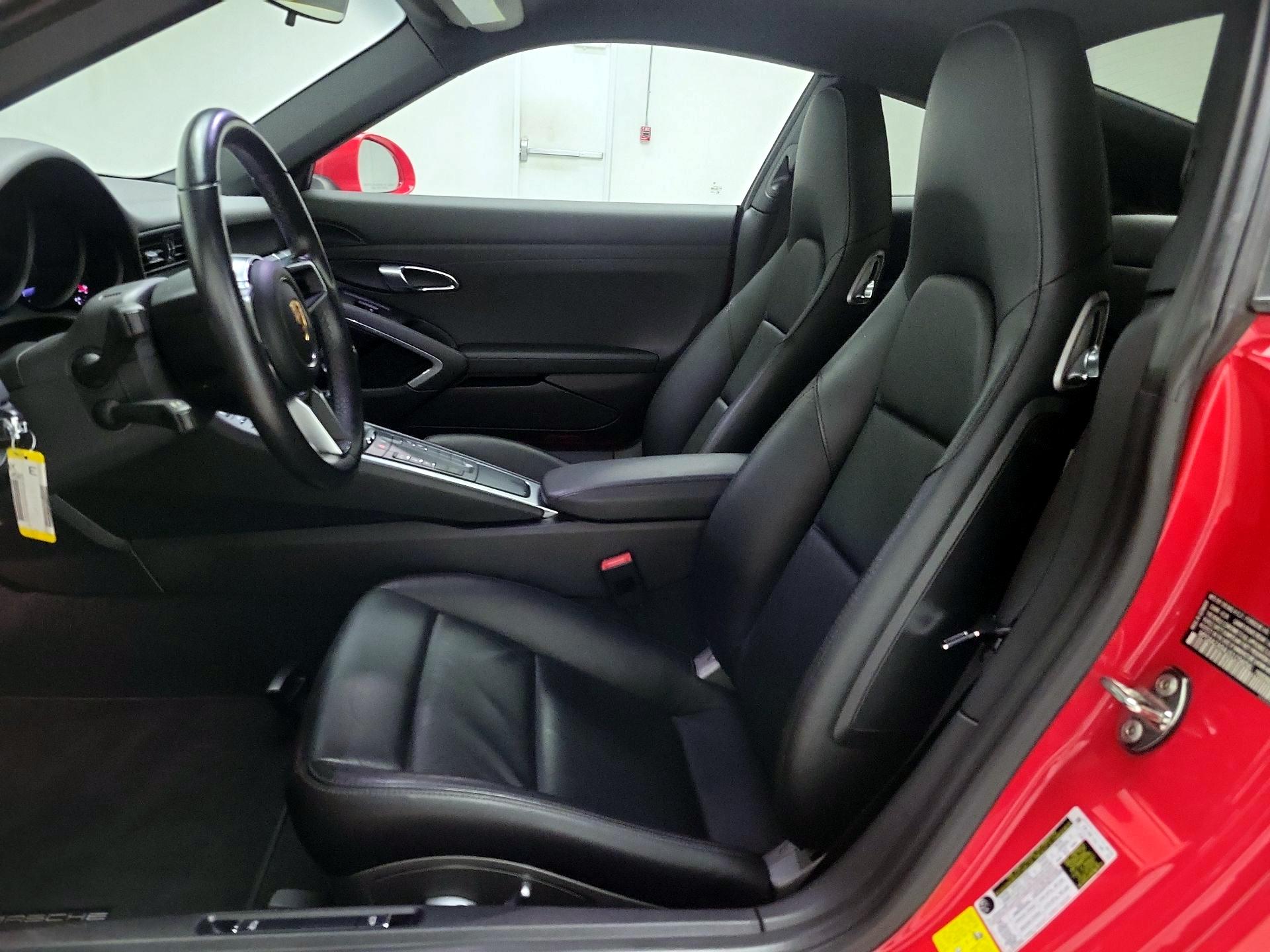 Thumbnail: 2018 Porsche 911 - 11