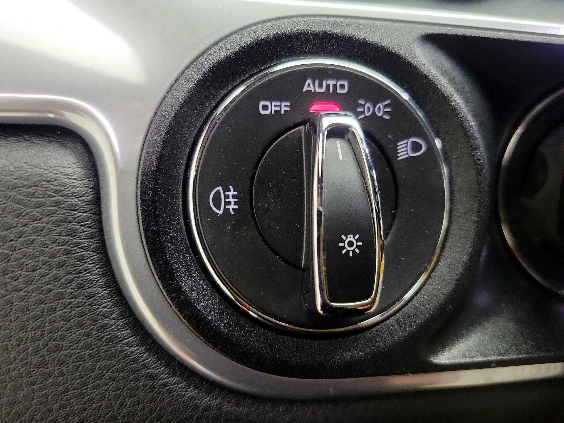 Thumbnail: 2018 Porsche 911 - 13