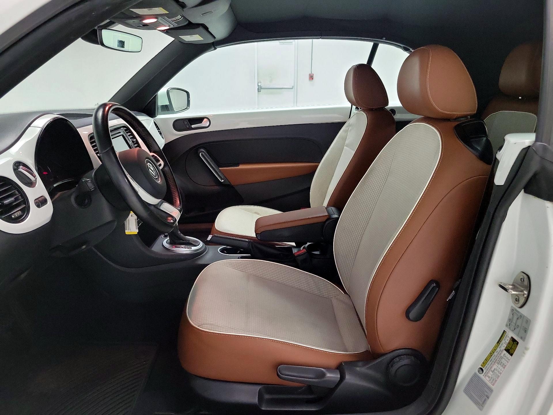 Thumbnail: 2017 Volkswagen Beetle - 11