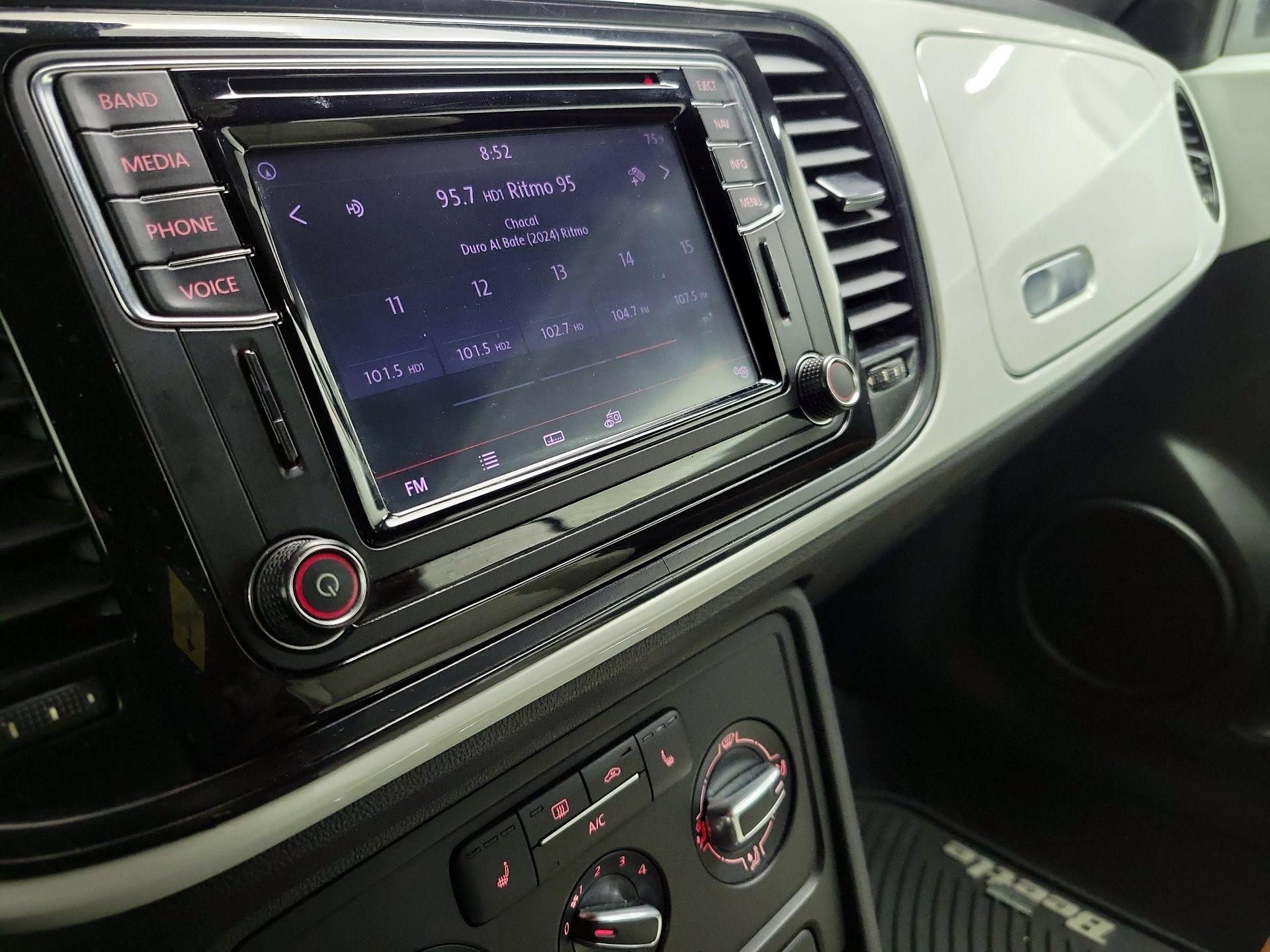 Thumbnail: 2017 Volkswagen Beetle - 15