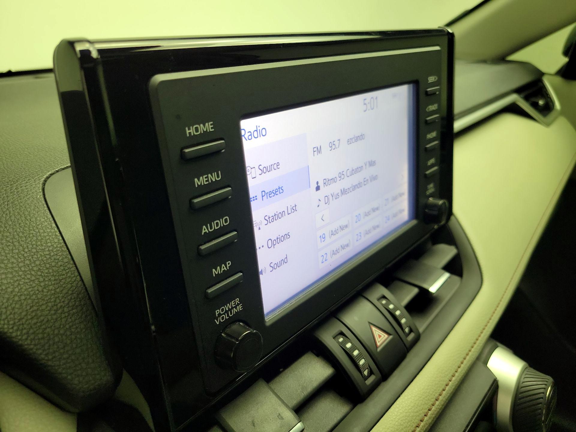 Thumbnail: 2019 Toyota RAV4 - 15