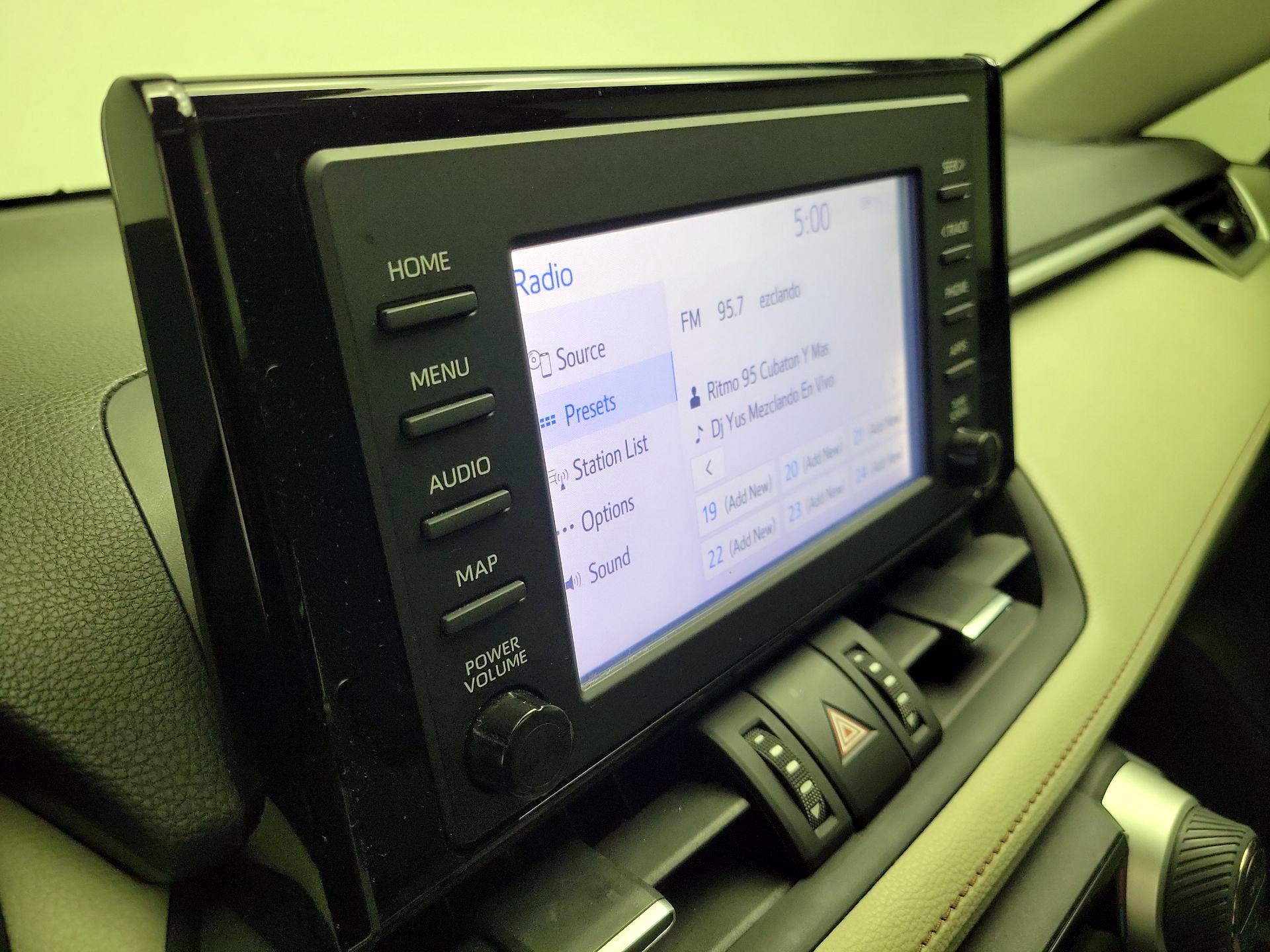 Thumbnail: 2019 Toyota RAV4 - 16