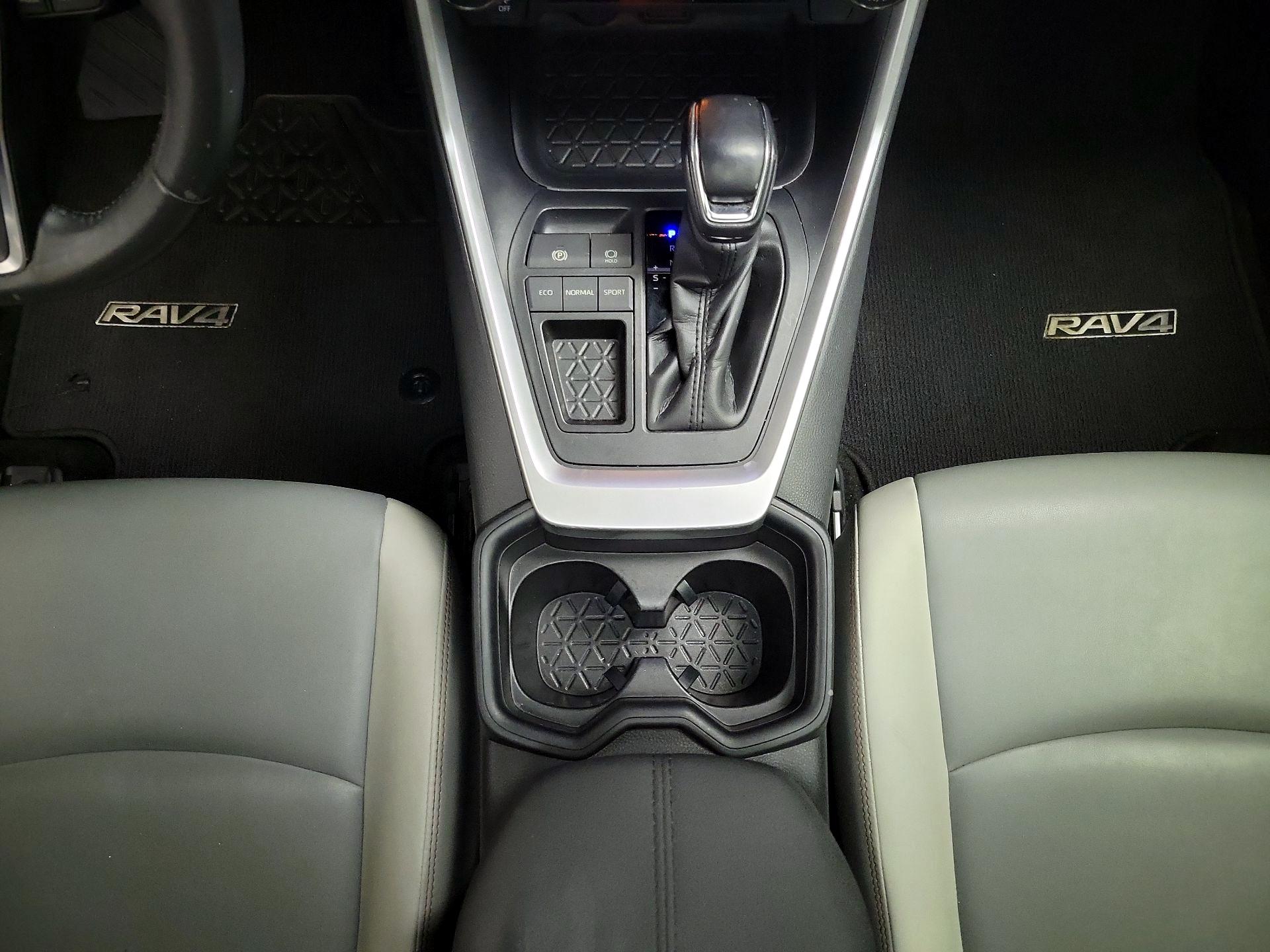 Thumbnail: 2019 Toyota RAV4 - 17