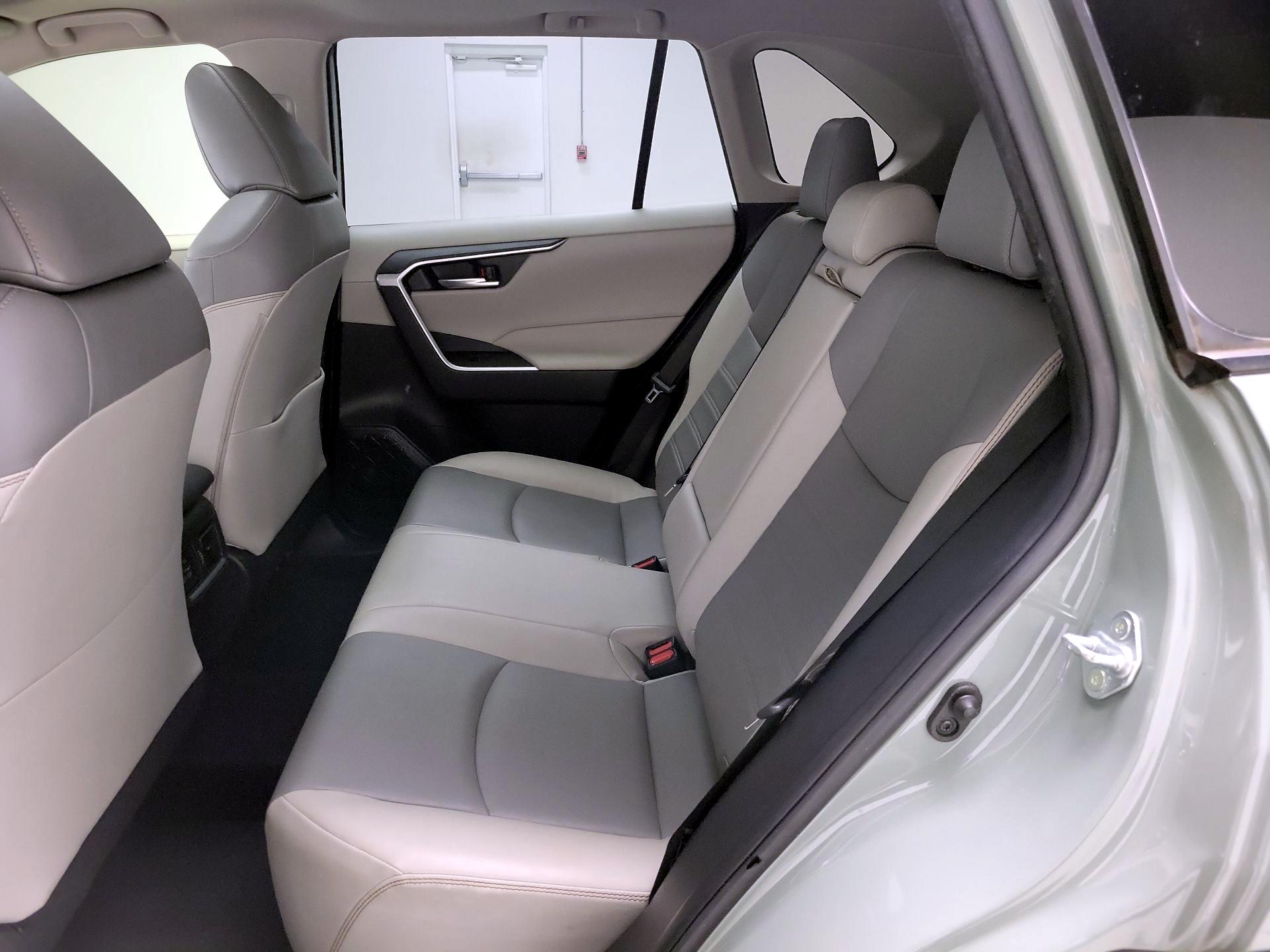 Thumbnail: 2019 Toyota RAV4 - 20