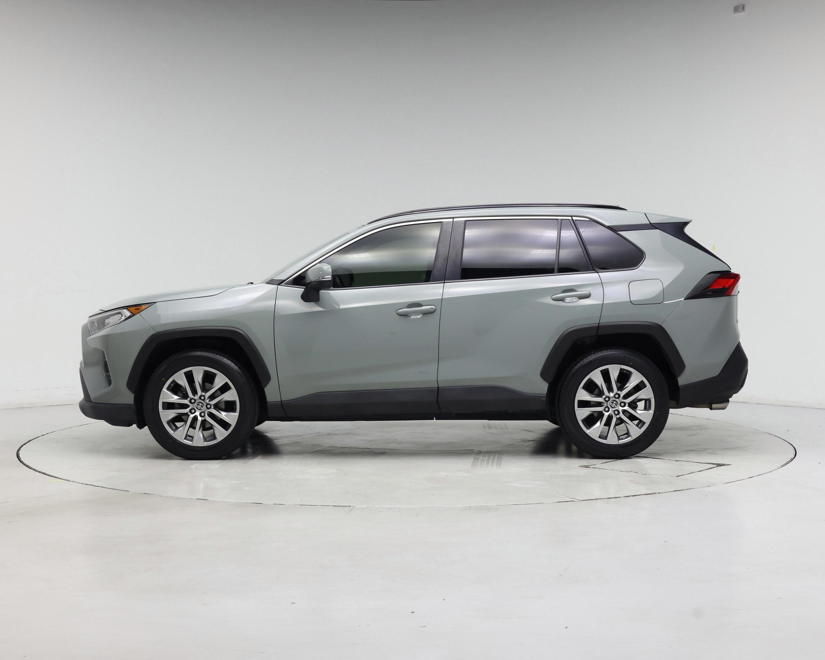 Thumbnail: 2019 Toyota RAV4 - 3