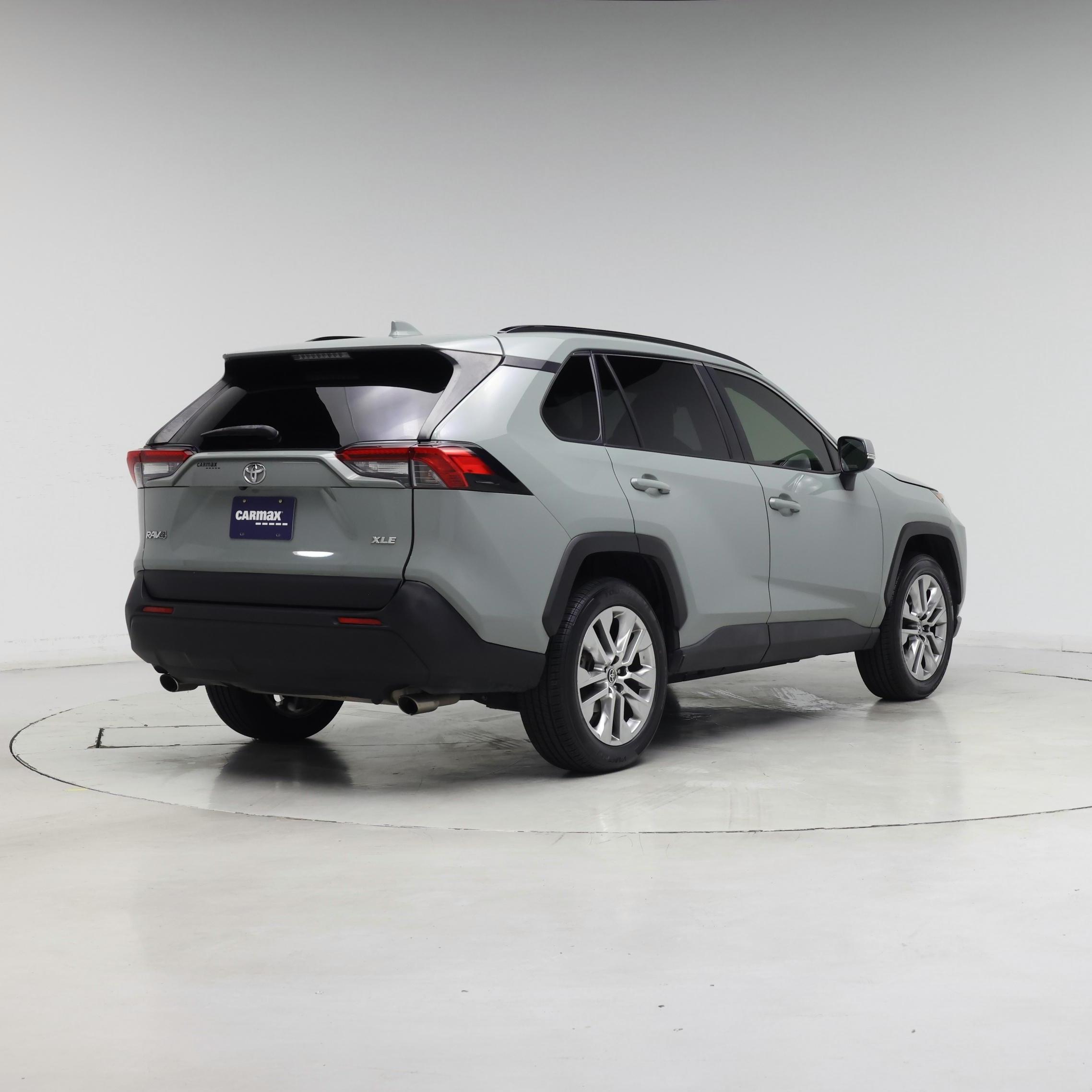 Thumbnail: 2019 Toyota RAV4 - 8