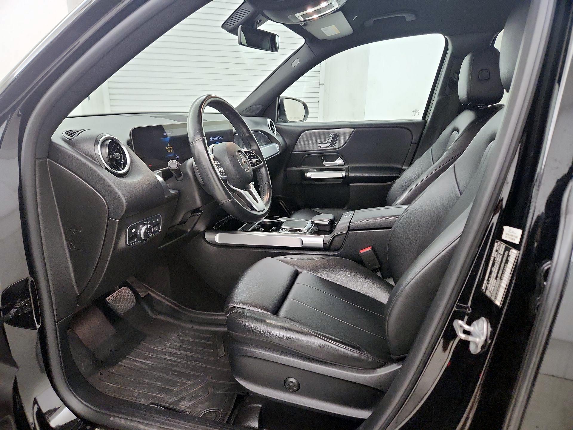 Thumbnail: 2020 Mercedes-Benz GLB - 11