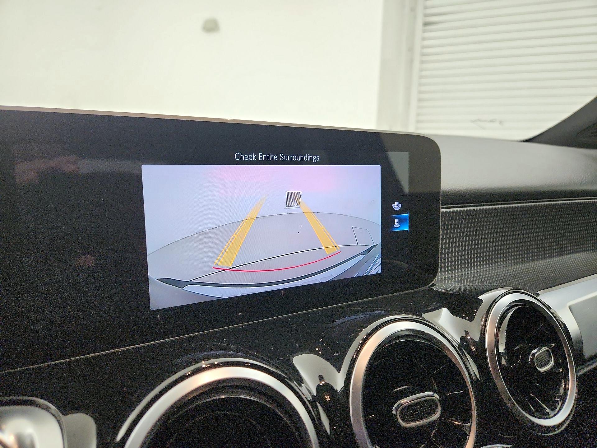 Thumbnail: 2020 Mercedes-Benz GLB - 14