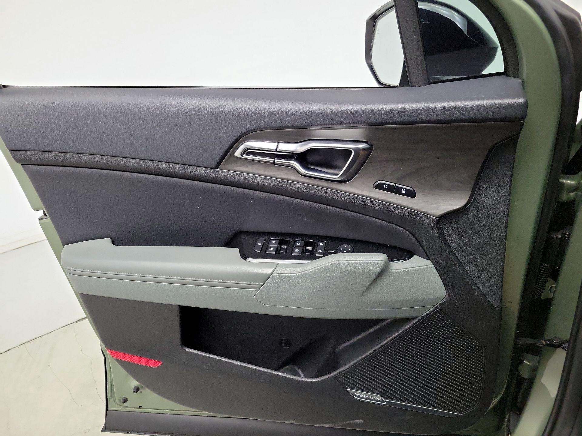 Thumbnail: 2023 Kia Sportage - 12