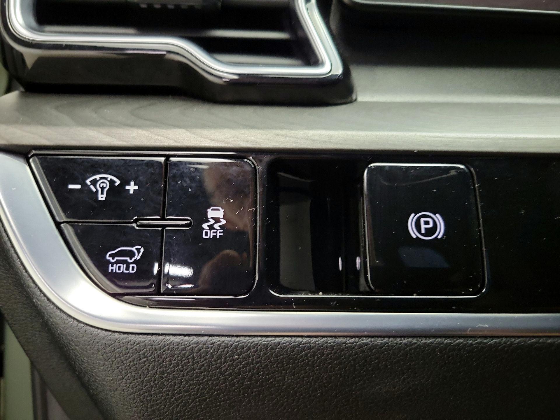 Thumbnail: 2023 Kia Sportage - 13