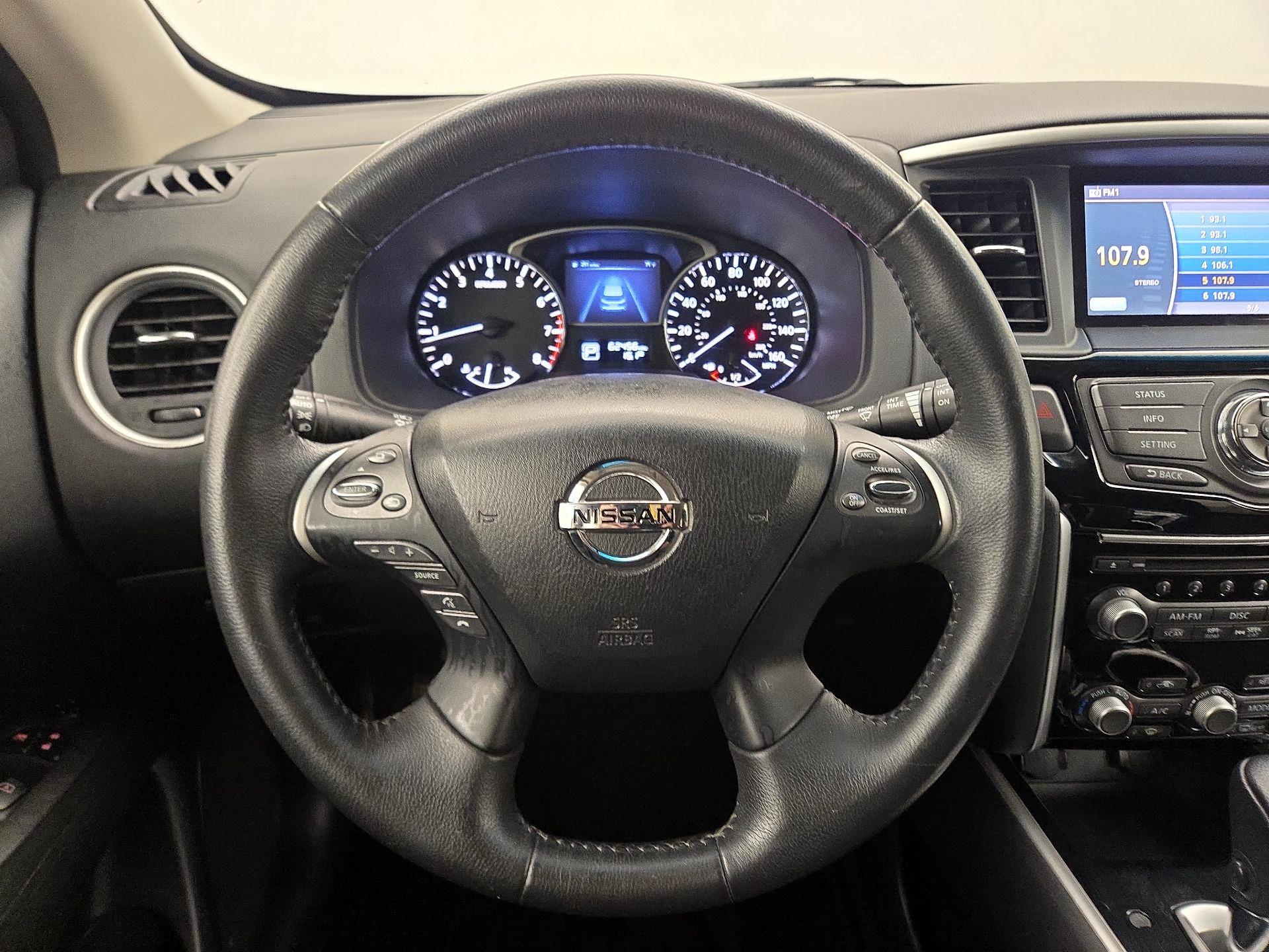 Thumbnail: 2014 Nissan Pathfinder - 10