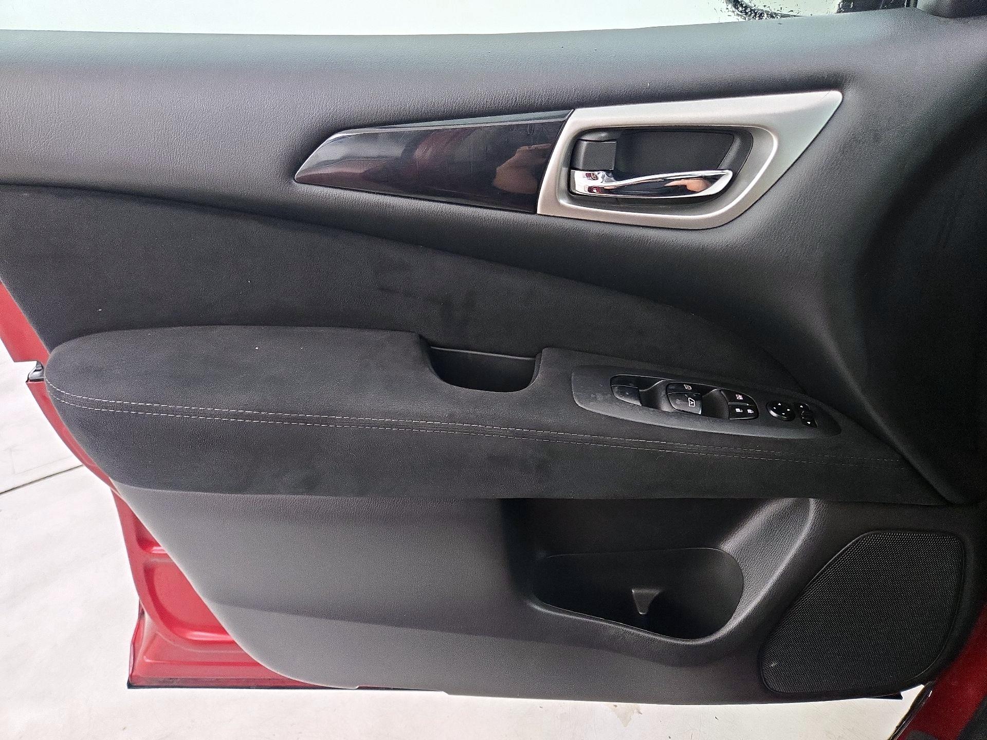 Thumbnail: 2014 Nissan Pathfinder - 12